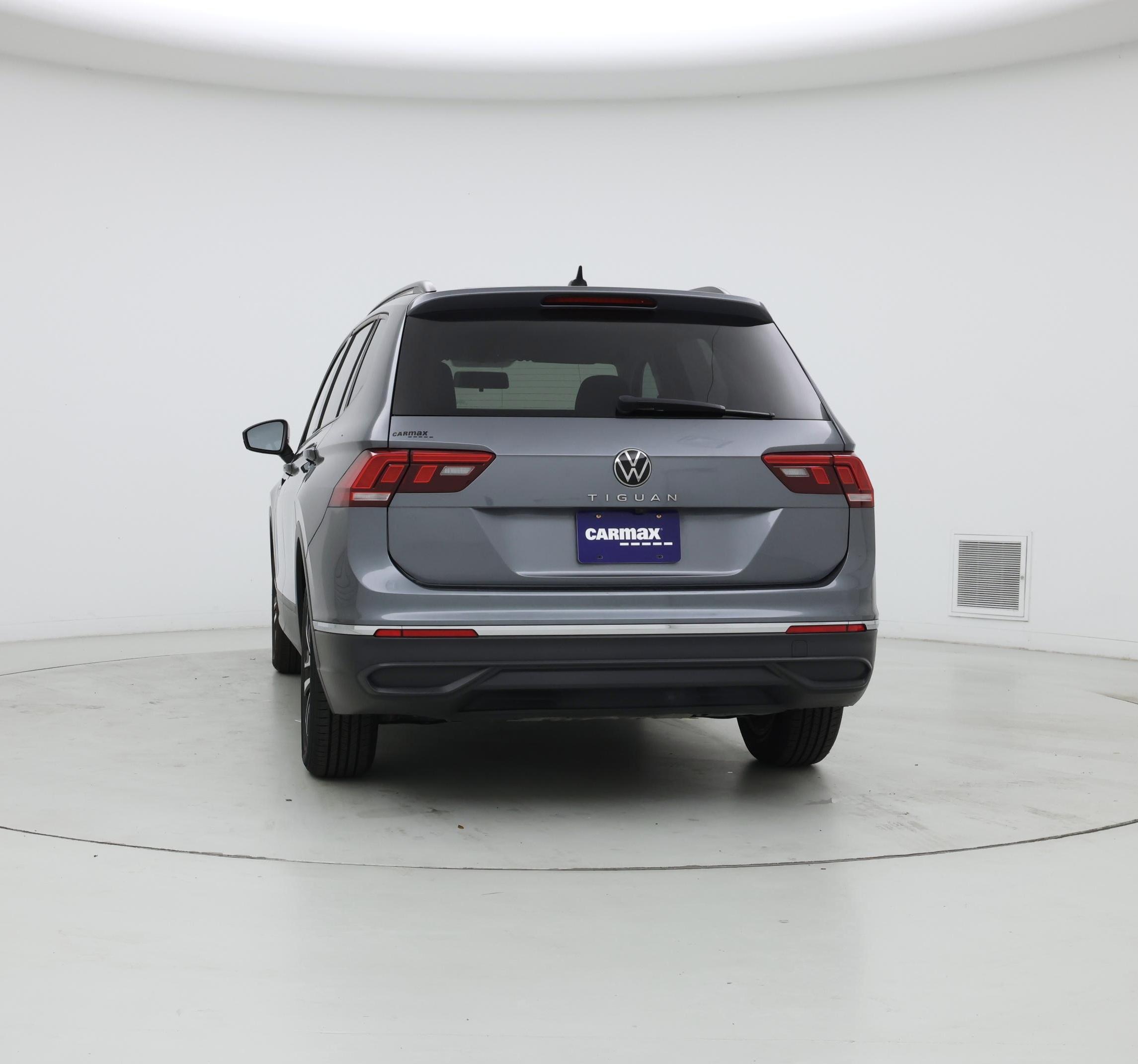 Thumbnail: 2022 Volkswagen Tiguan - 6