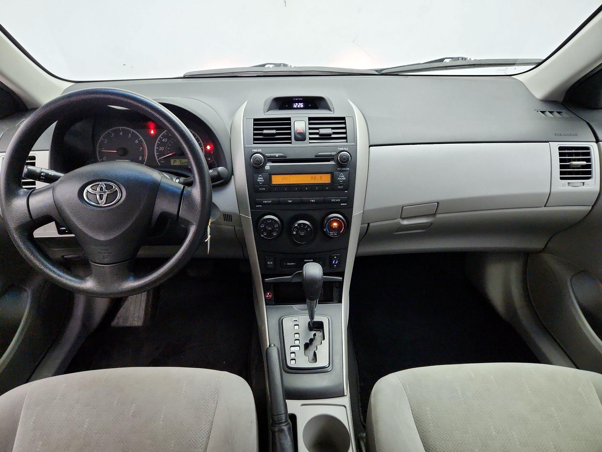 Thumbnail: 2013 Toyota Corolla - 9