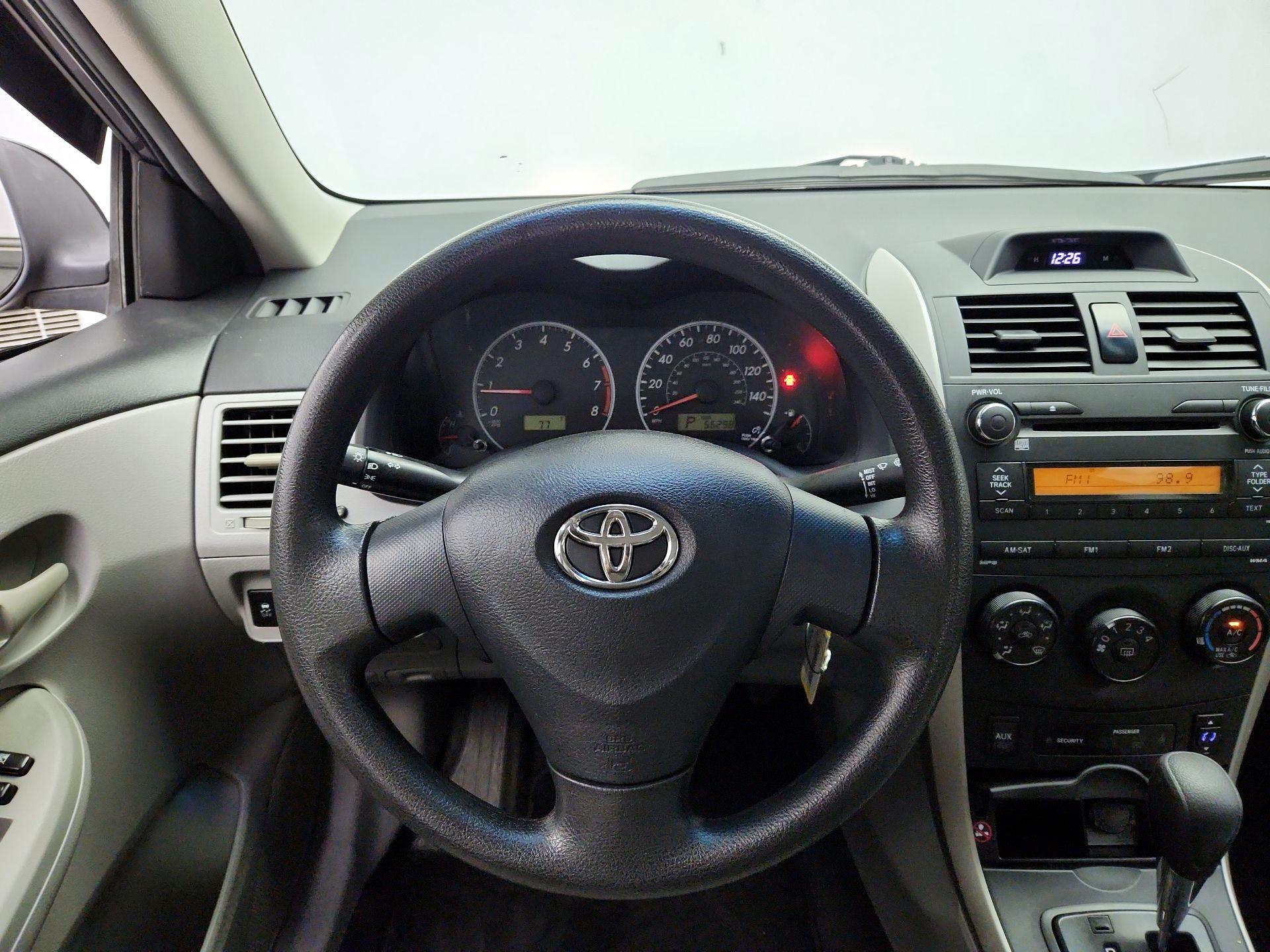 Thumbnail: 2013 Toyota Corolla - 10