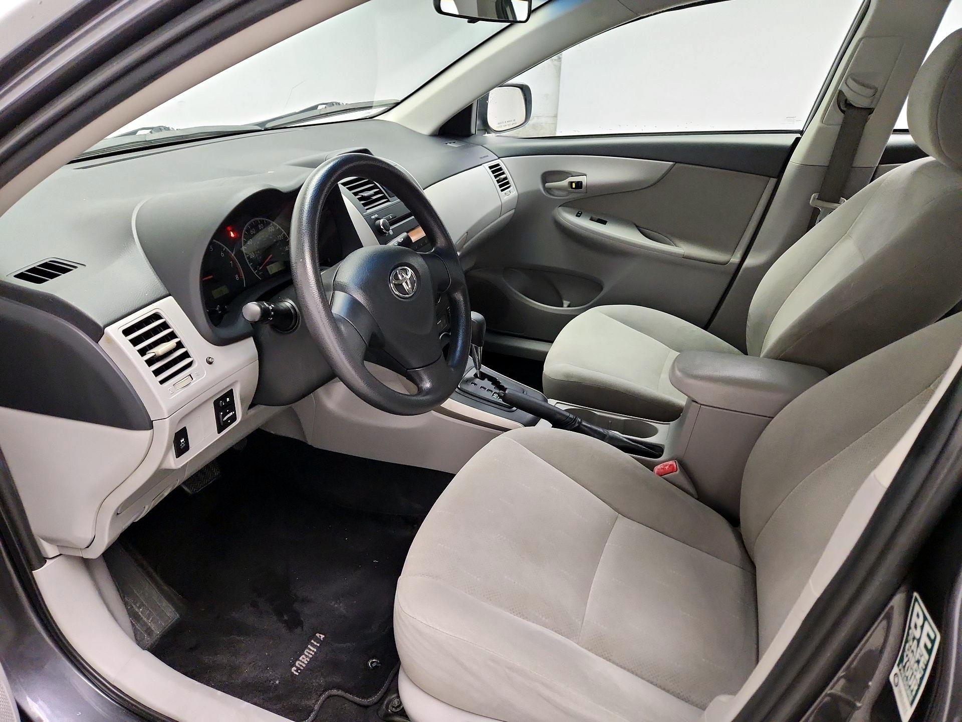 Thumbnail: 2013 Toyota Corolla - 11