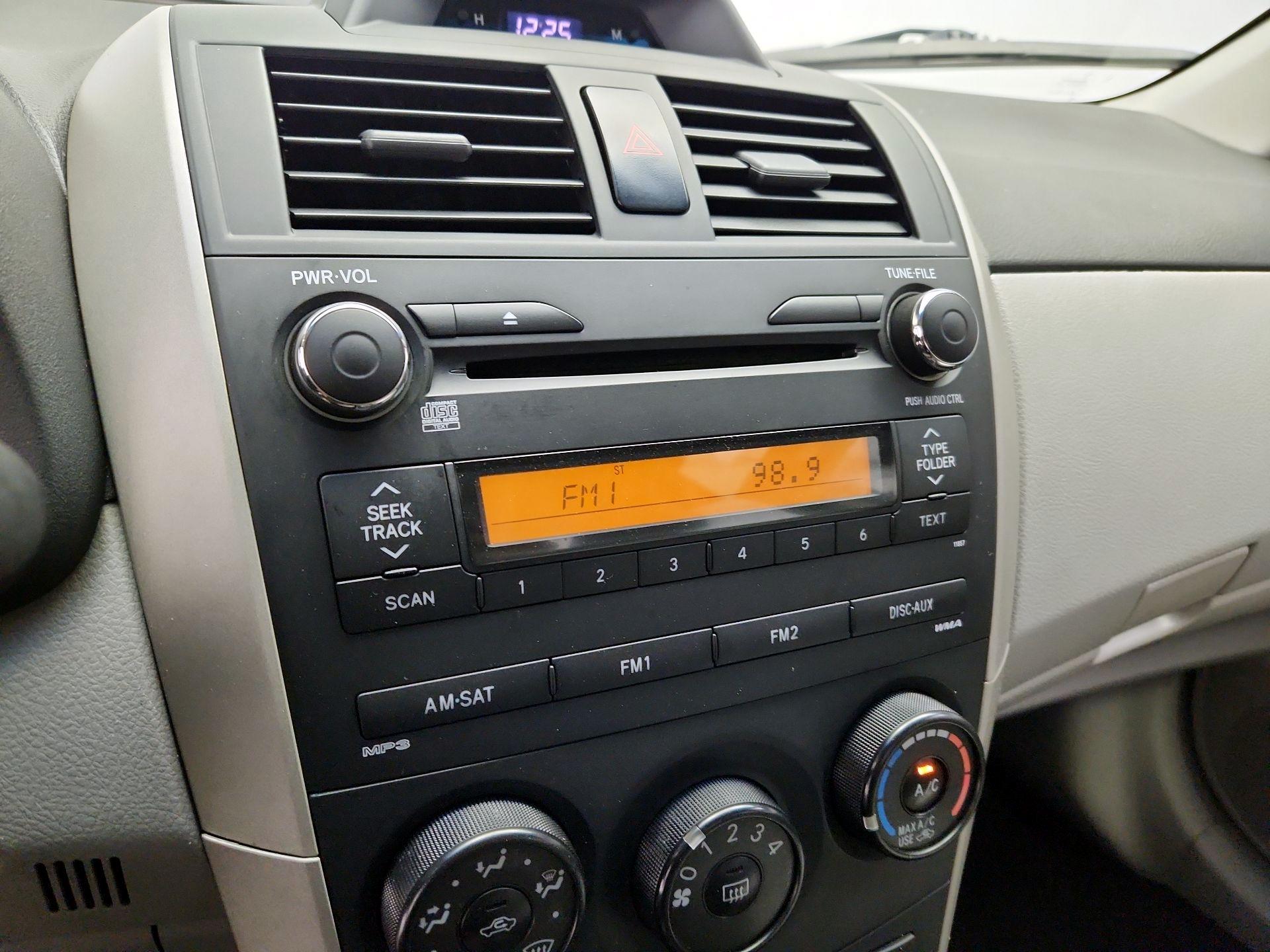Thumbnail: 2013 Toyota Corolla - 14