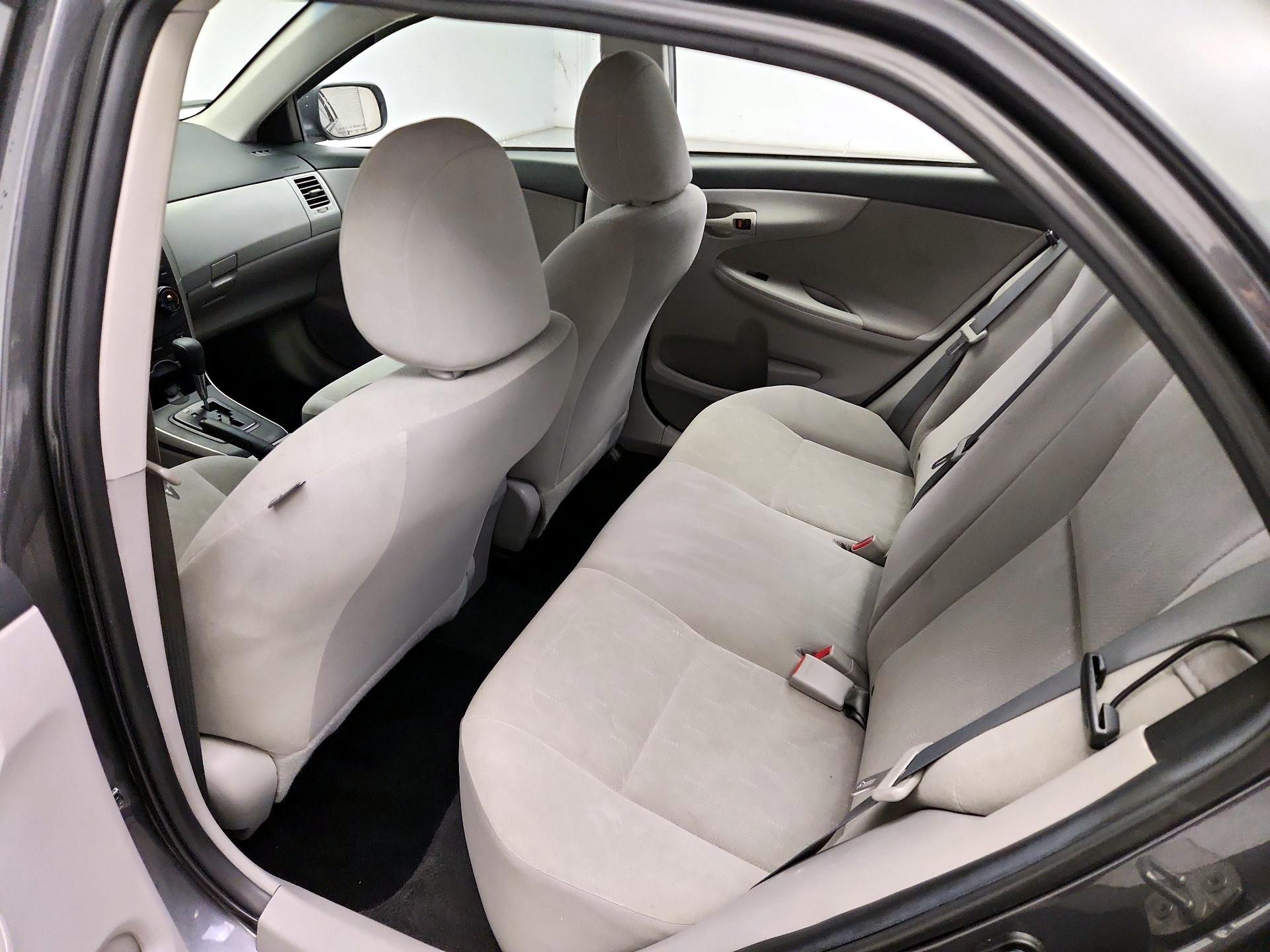 Thumbnail: 2013 Toyota Corolla - 17