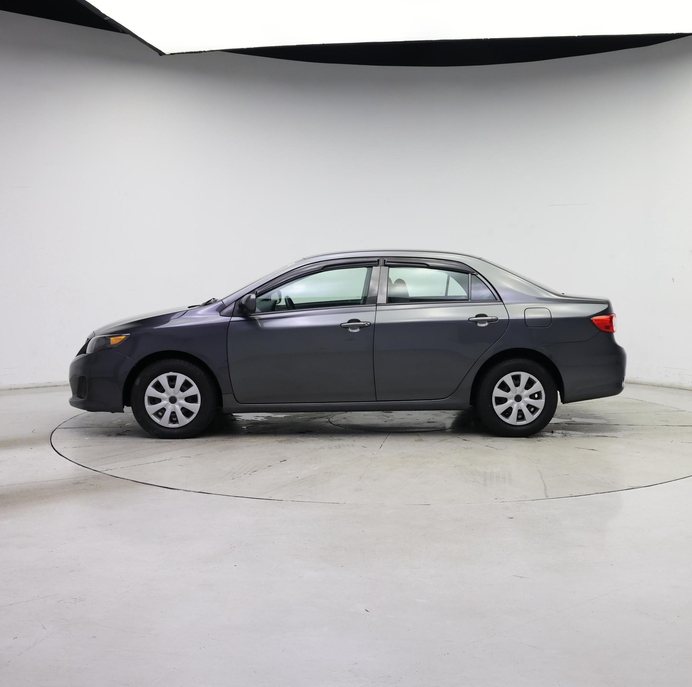Thumbnail: 2013 Toyota Corolla - 3