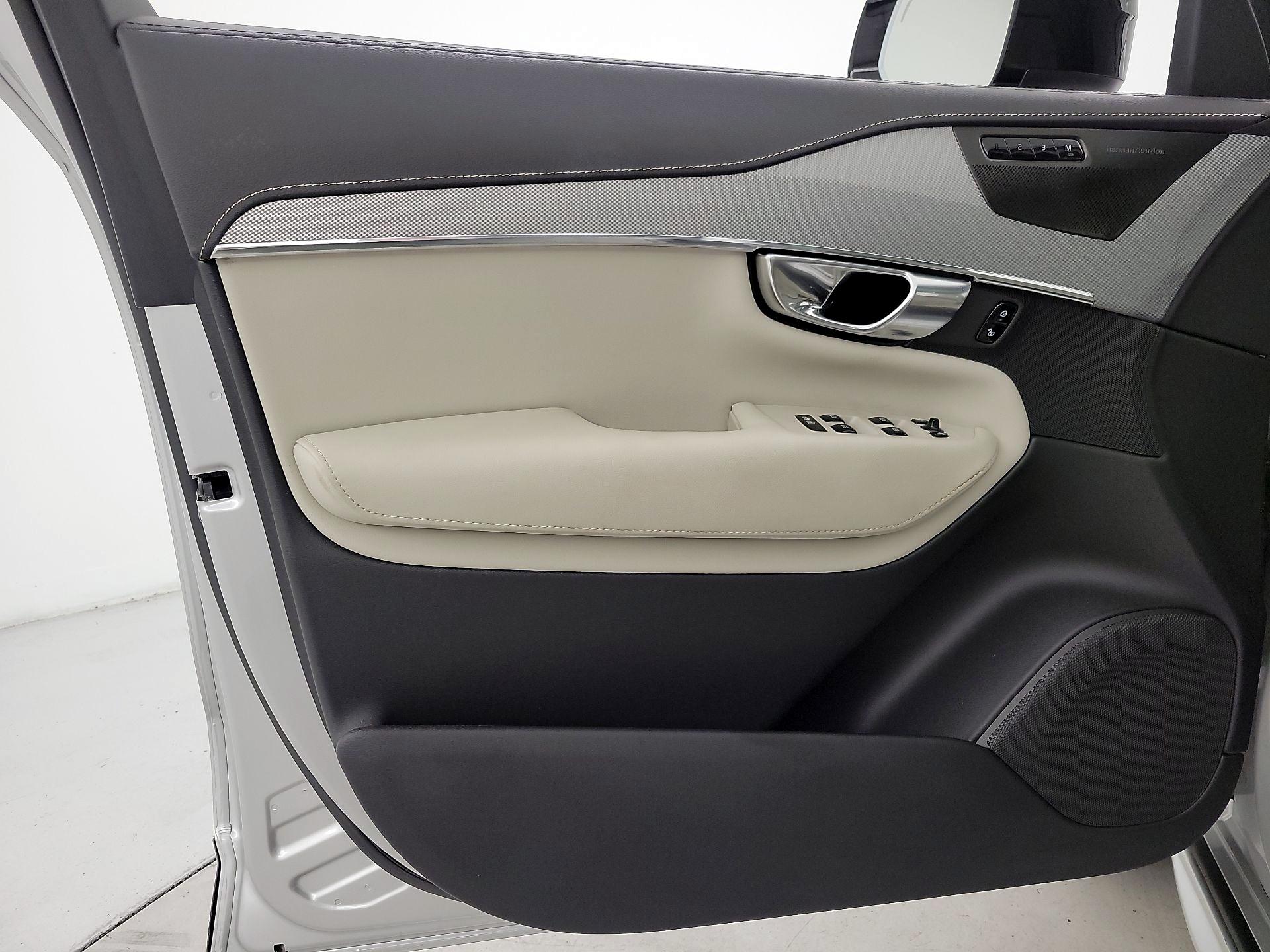 Thumbnail: 2021 Volvo XC90 - 12