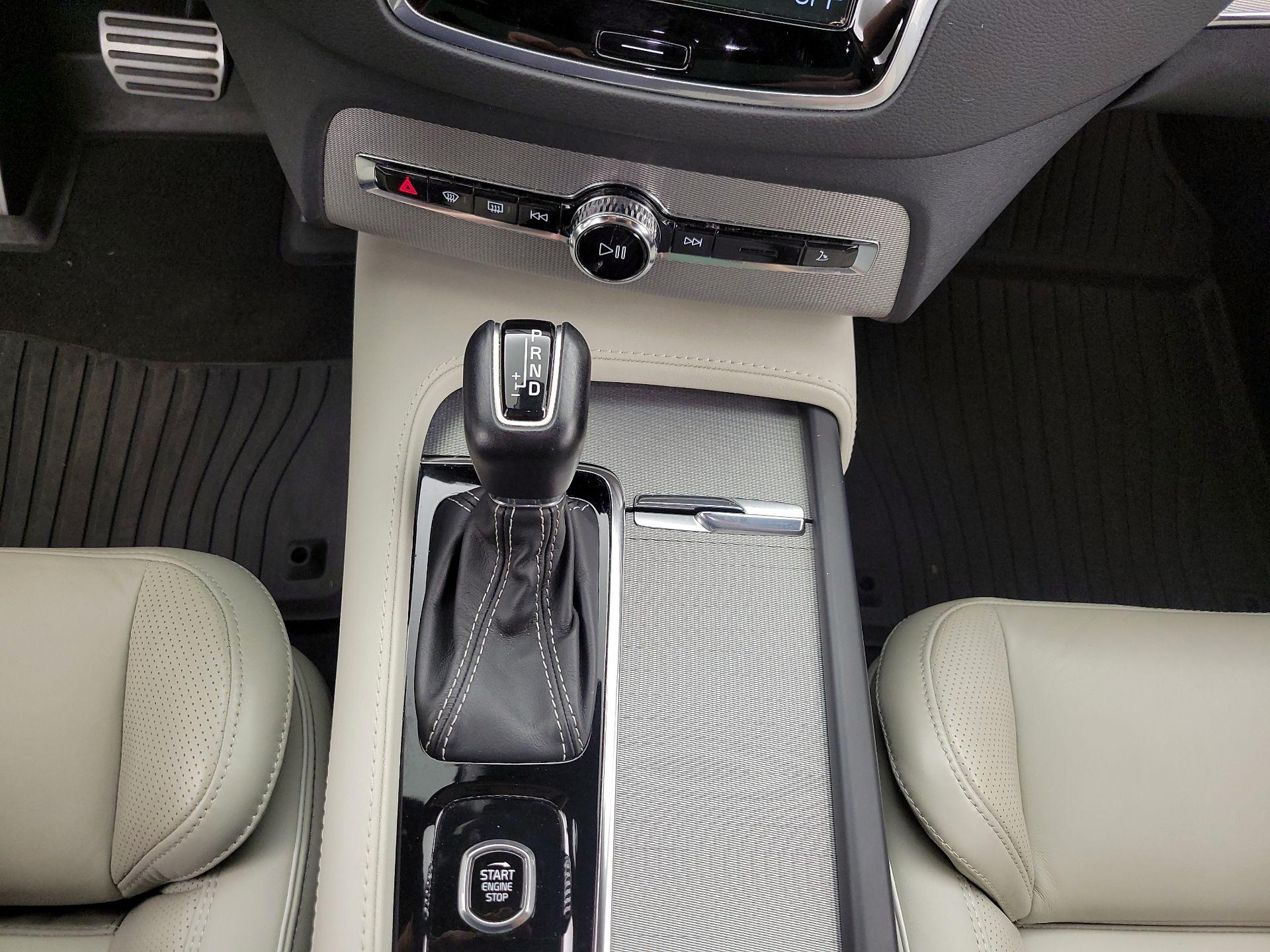 Thumbnail: 2021 Volvo XC90 - 18