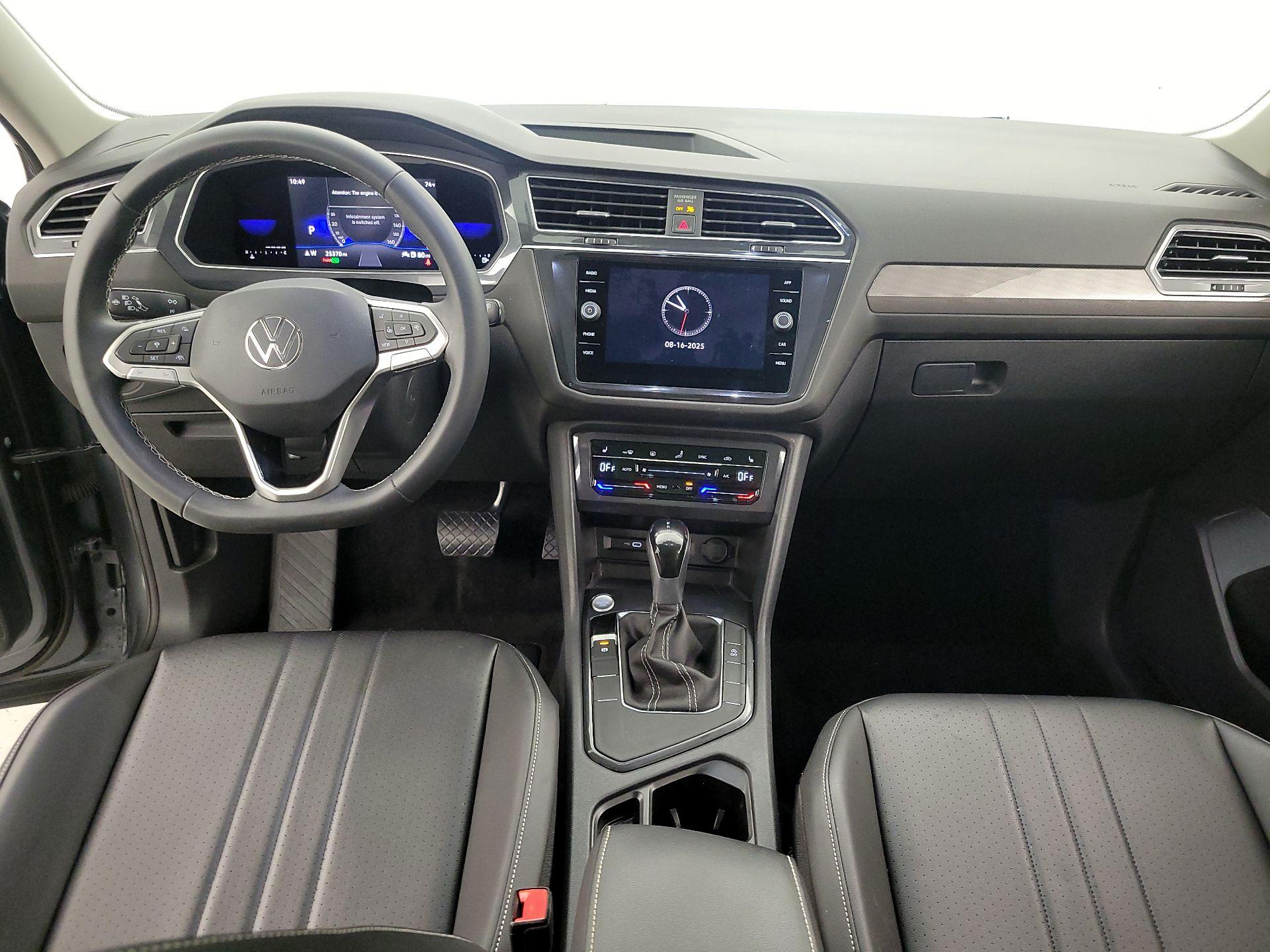 Thumbnail: 2022 Volkswagen Tiguan - 9