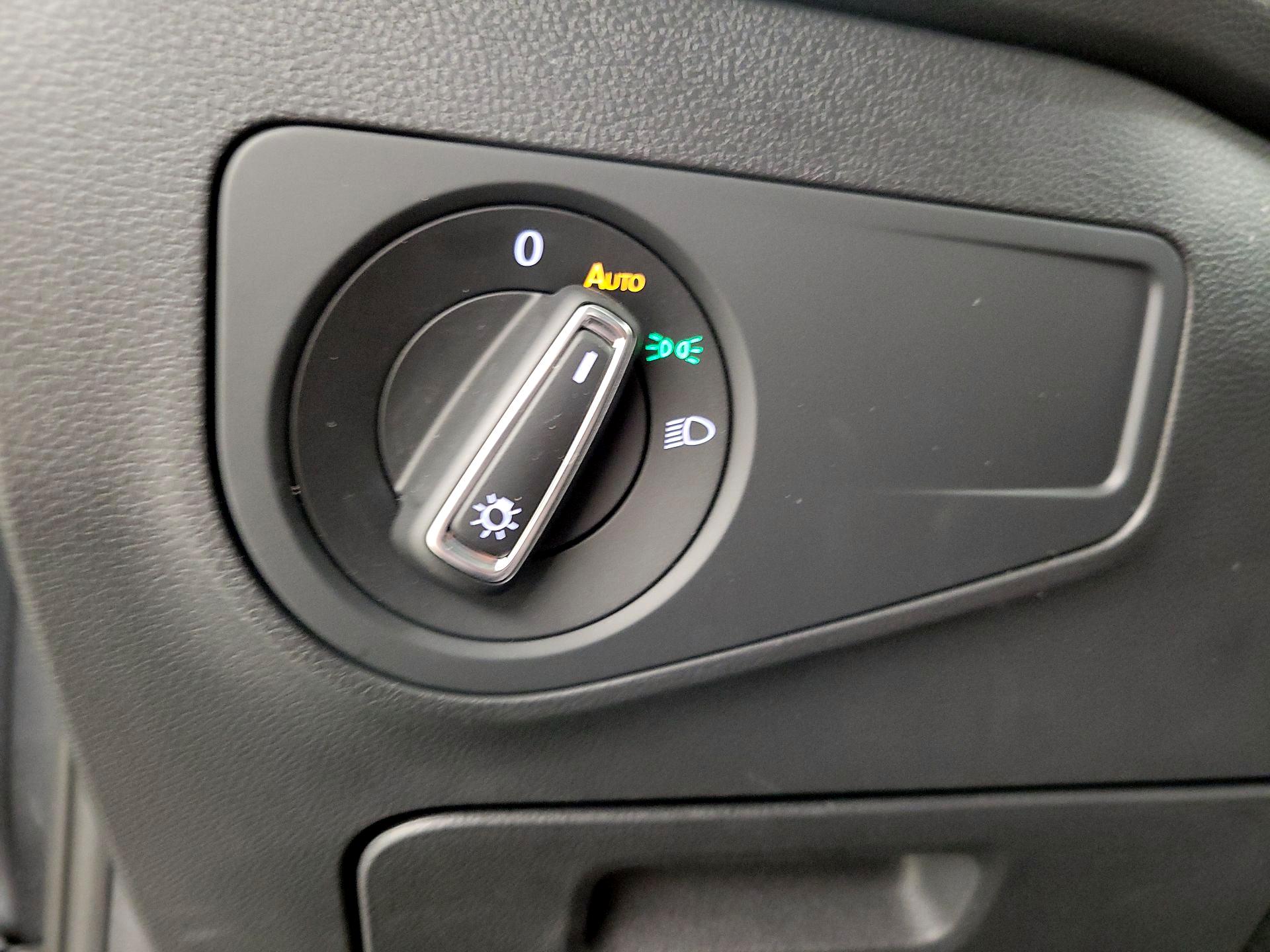 Thumbnail: 2022 Volkswagen Tiguan - 13