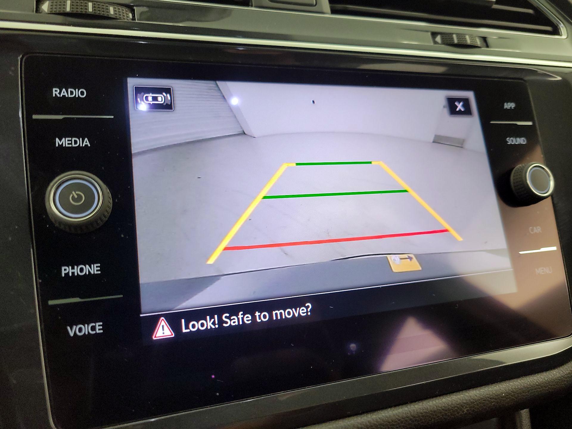 Thumbnail: 2022 Volkswagen Tiguan - 14