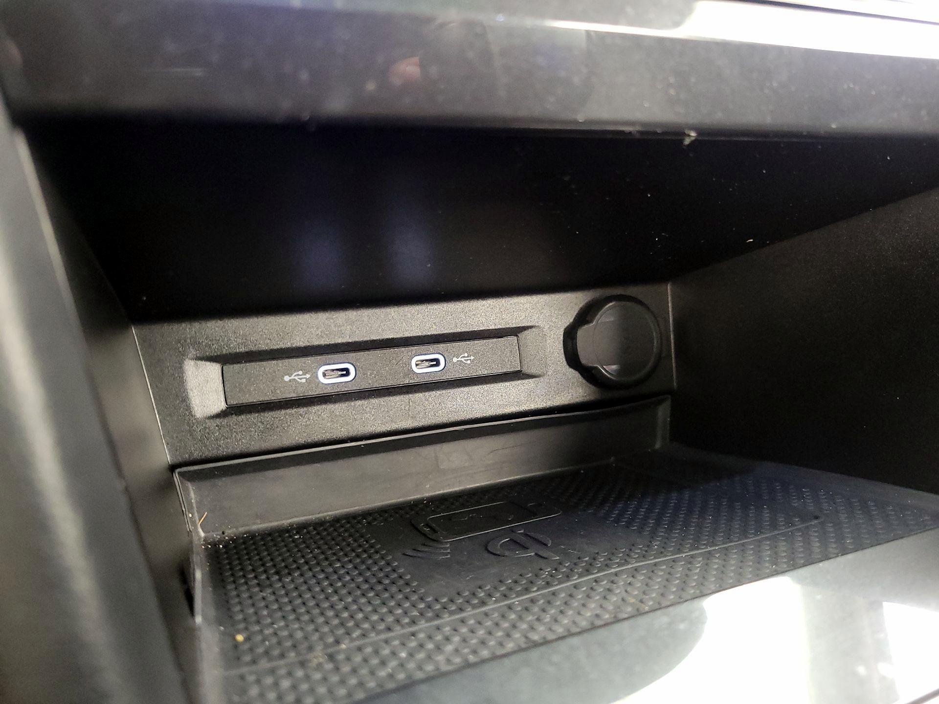 Thumbnail: 2022 Volkswagen Tiguan - 18