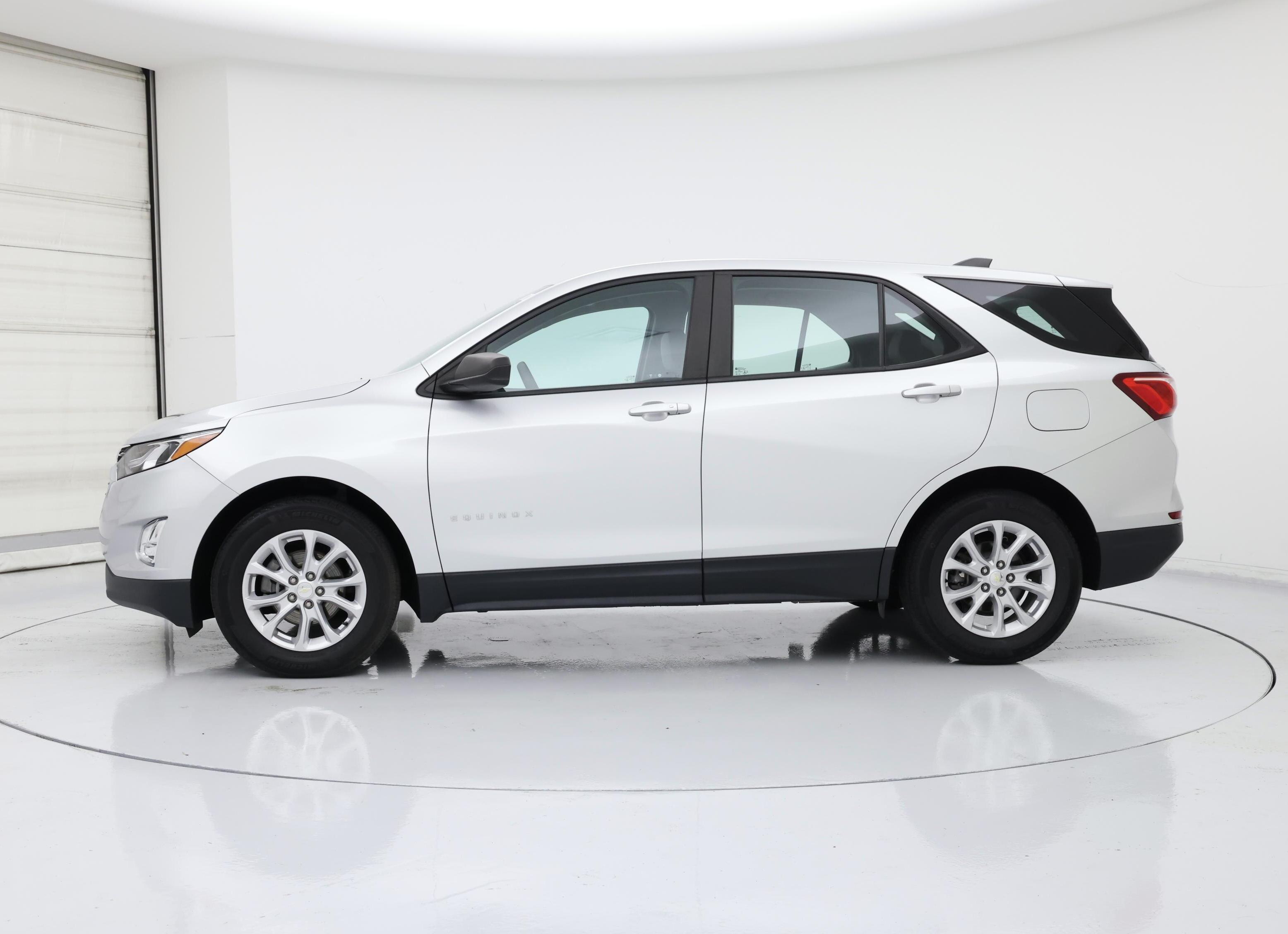 Thumbnail: 2021 Chevrolet Equinox - 3