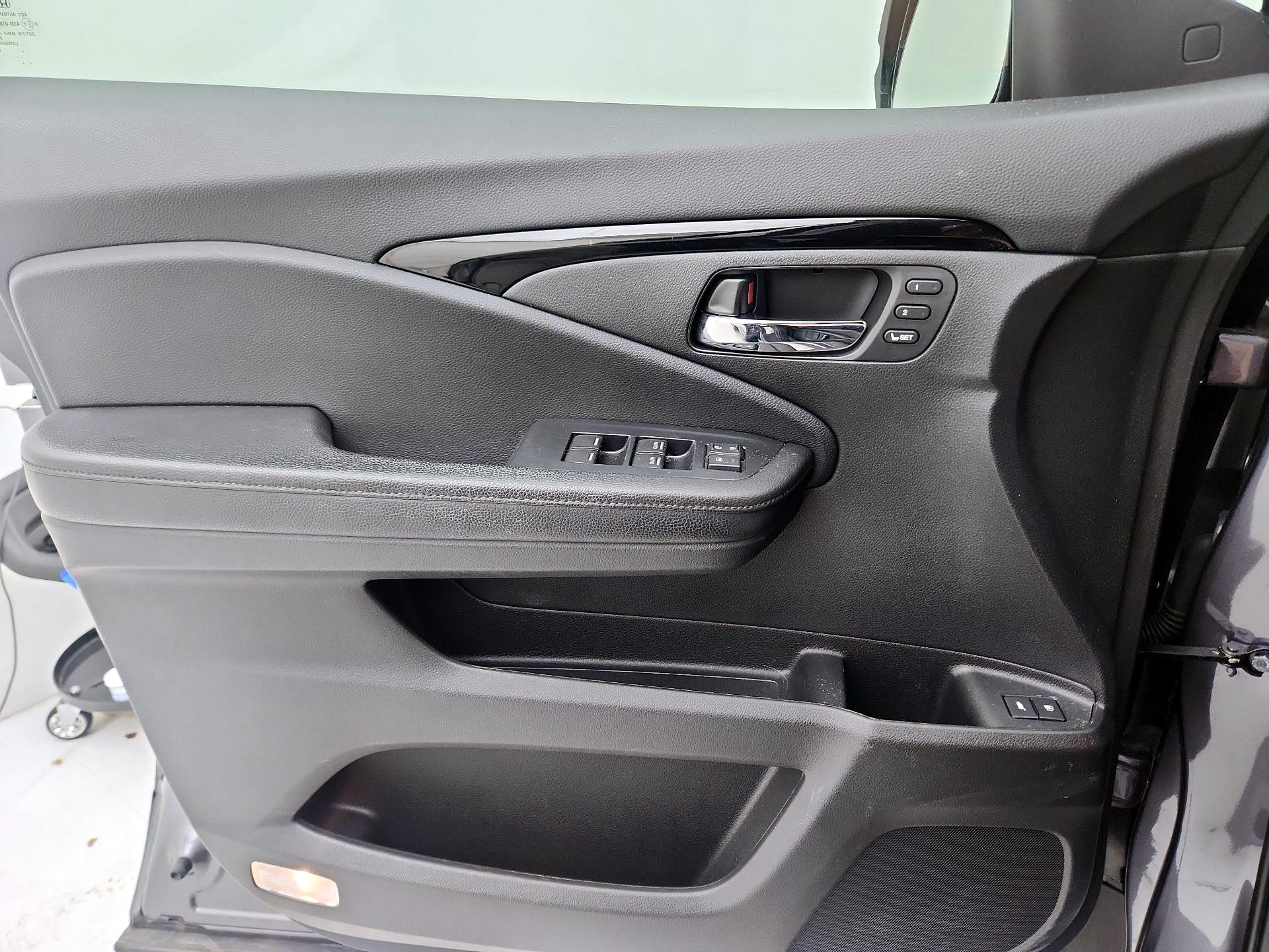 Thumbnail: 2019 Honda Passport - 12