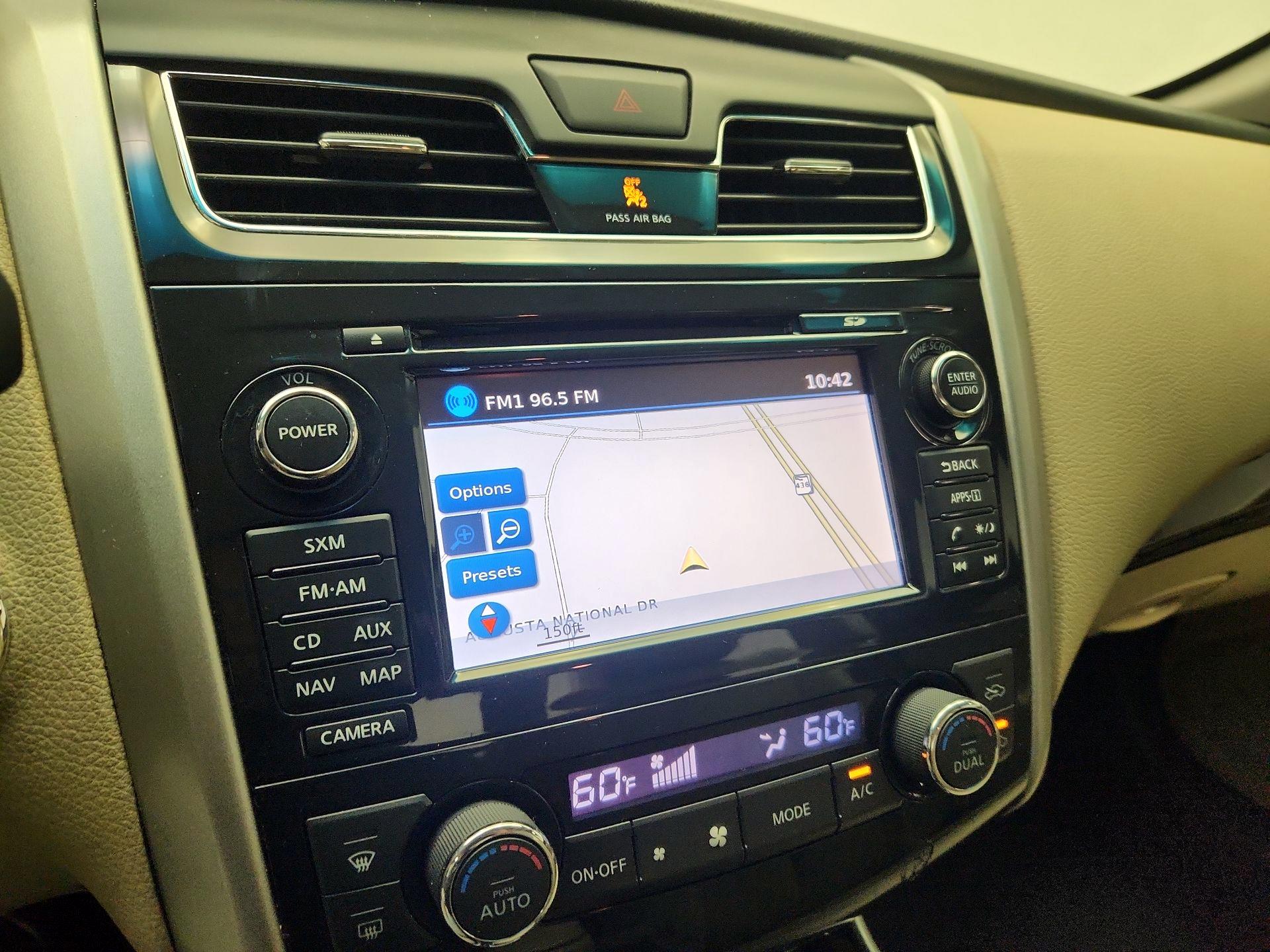 Thumbnail: 2015 Nissan Altima - 14