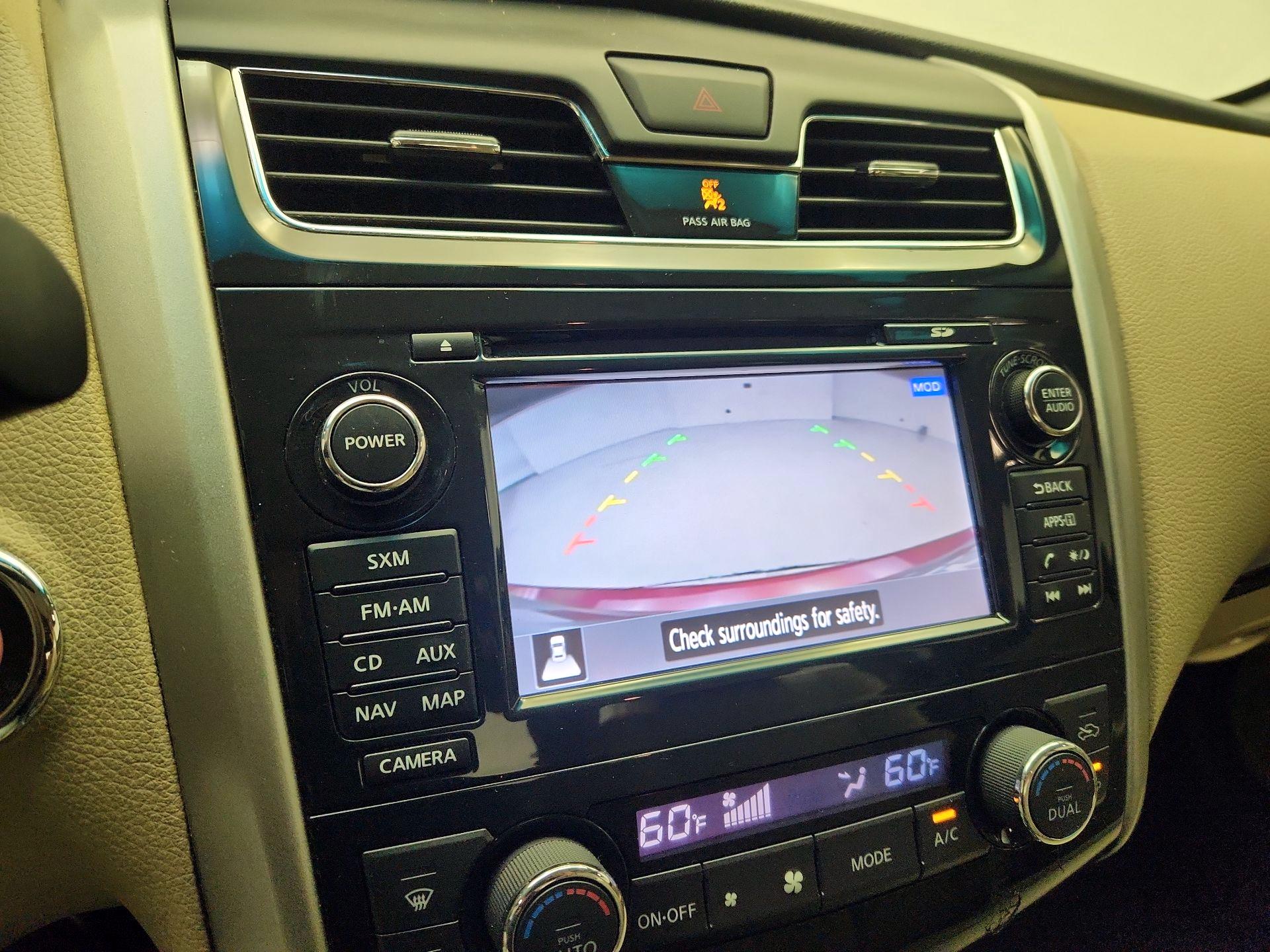 Thumbnail: 2015 Nissan Altima - 15