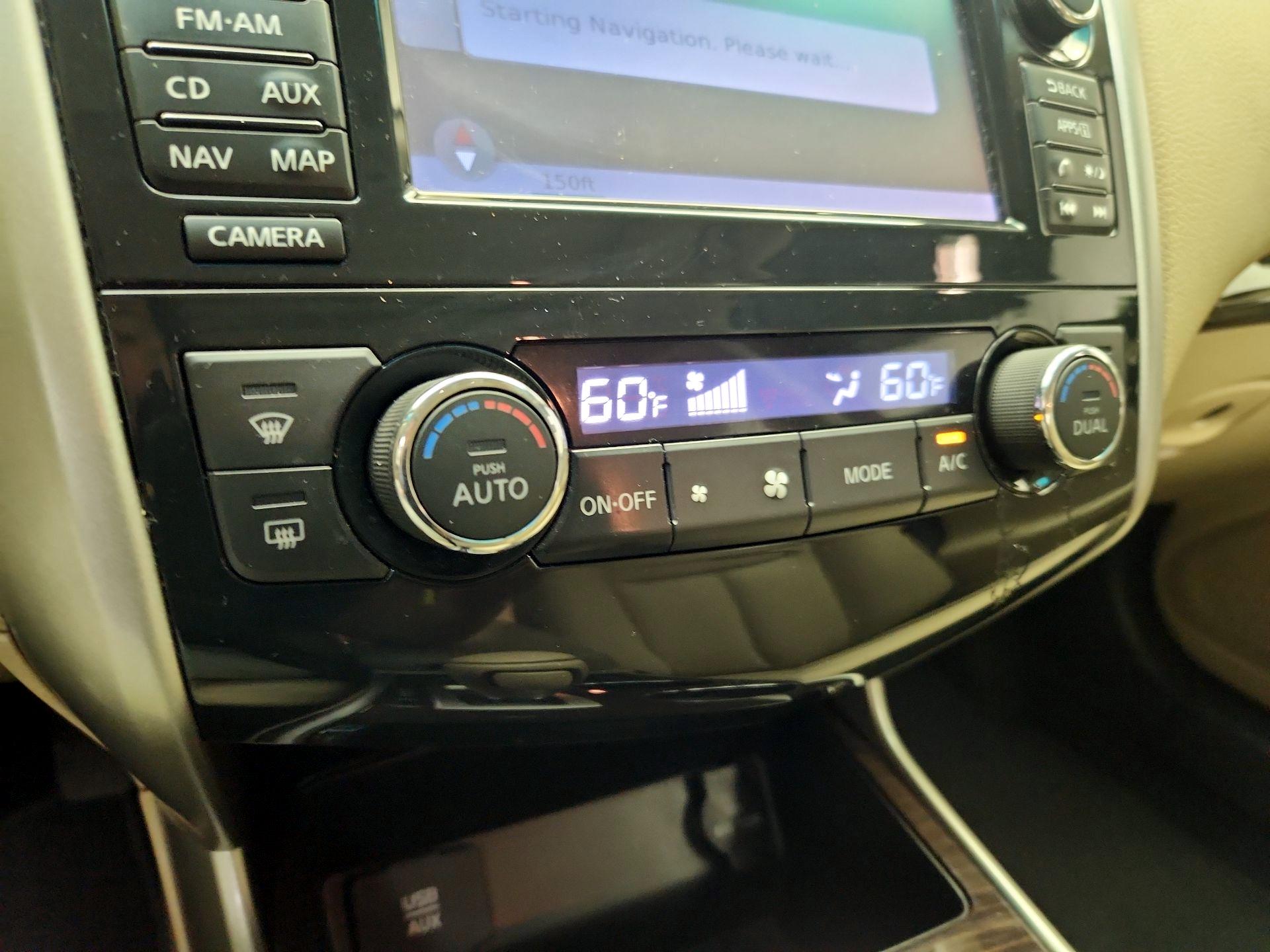 Thumbnail: 2015 Nissan Altima - 17
