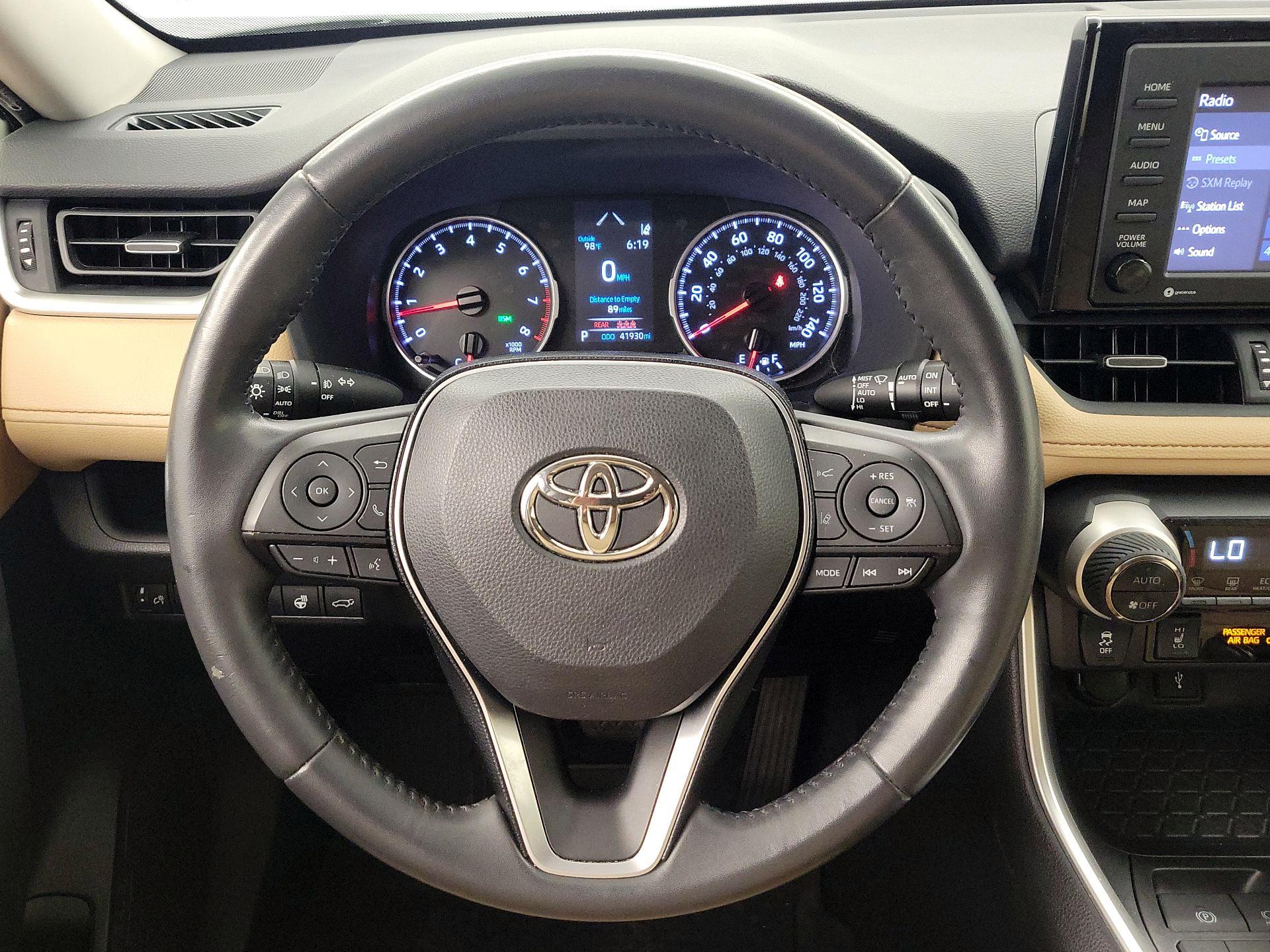 Thumbnail: 2020 Toyota RAV4 - 10
