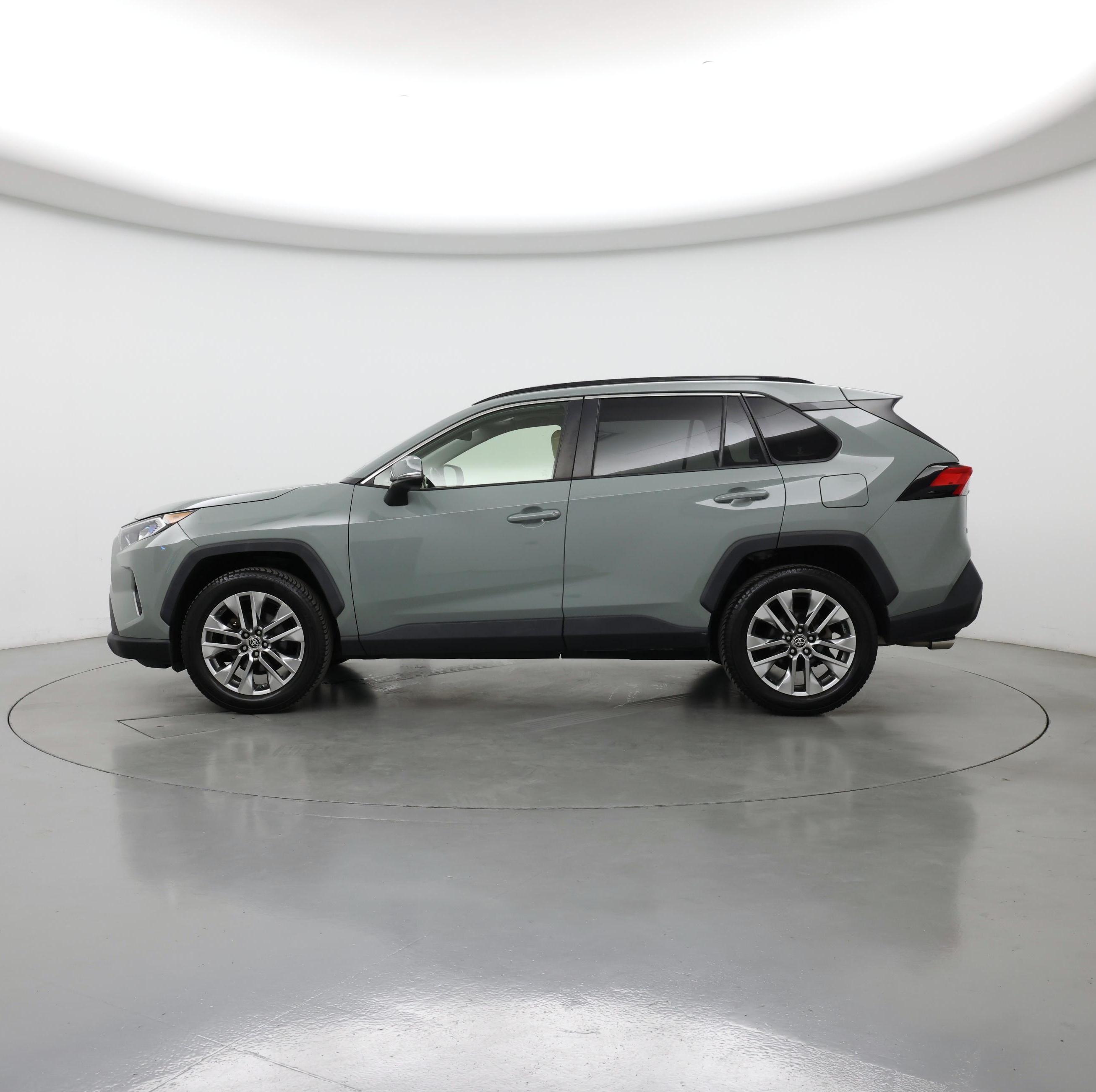 Thumbnail: 2020 Toyota RAV4 - 3