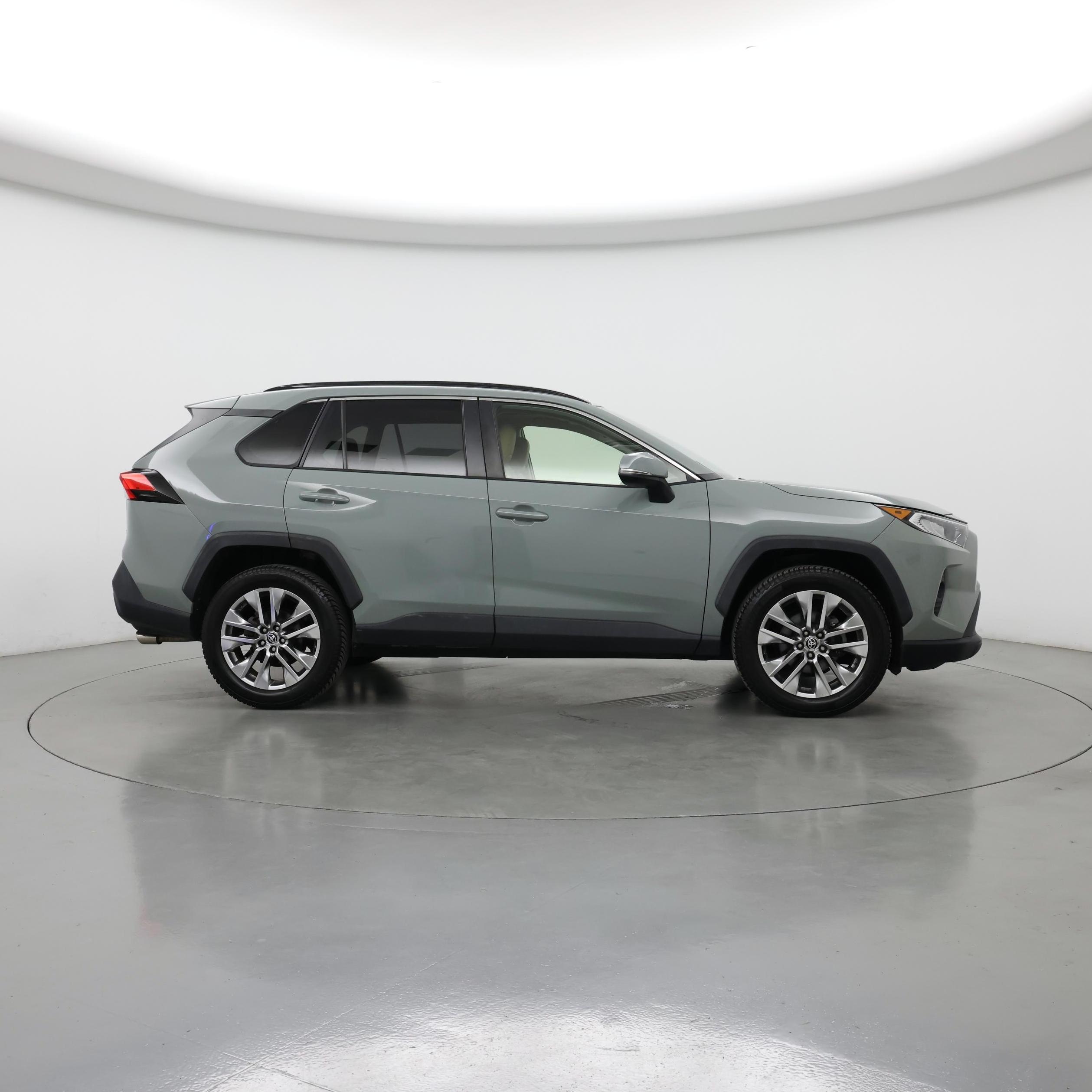 Thumbnail: 2020 Toyota RAV4 - 7