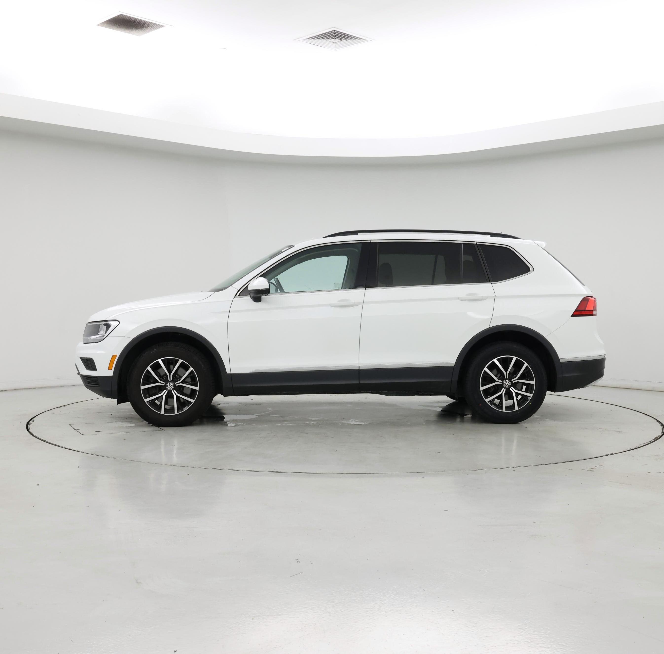Thumbnail: 2021 Volkswagen Tiguan - 3