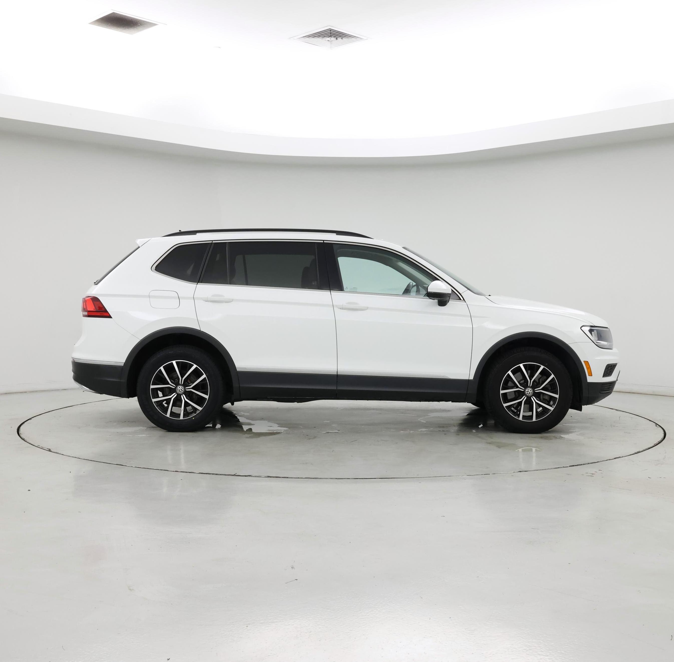 Thumbnail: 2021 Volkswagen Tiguan - 7