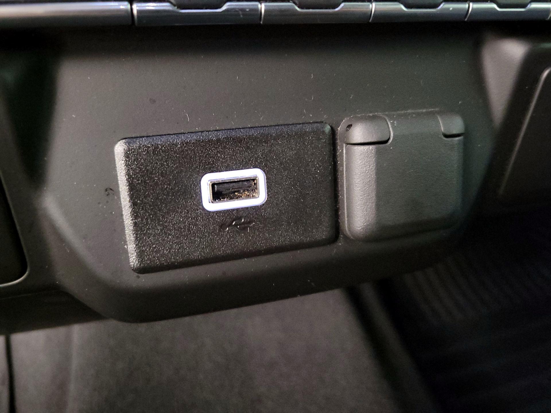 Thumbnail: 2019 Chevrolet Silverado 1500 - 18