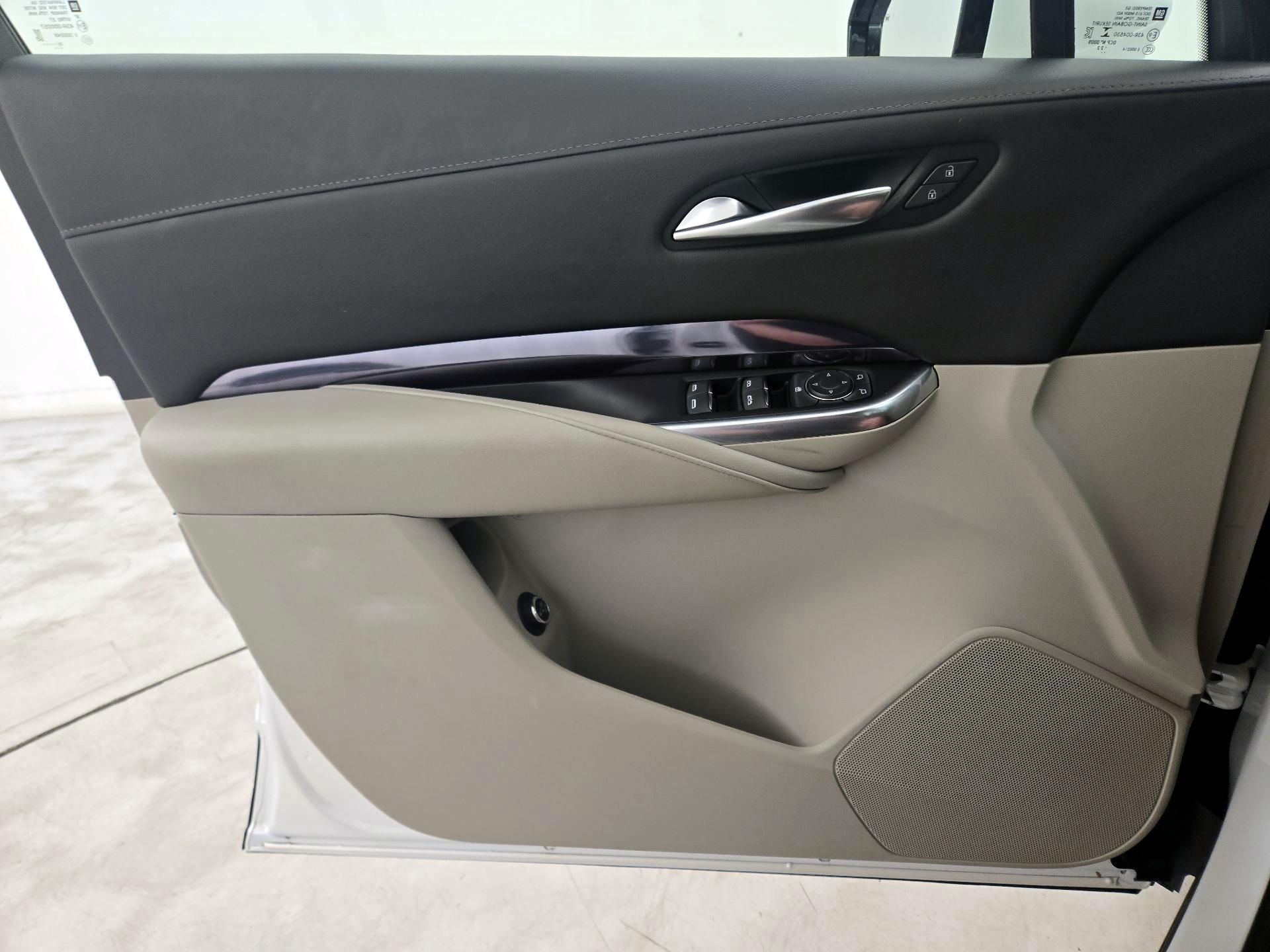 Thumbnail: 2023 Cadillac XT4 - 12