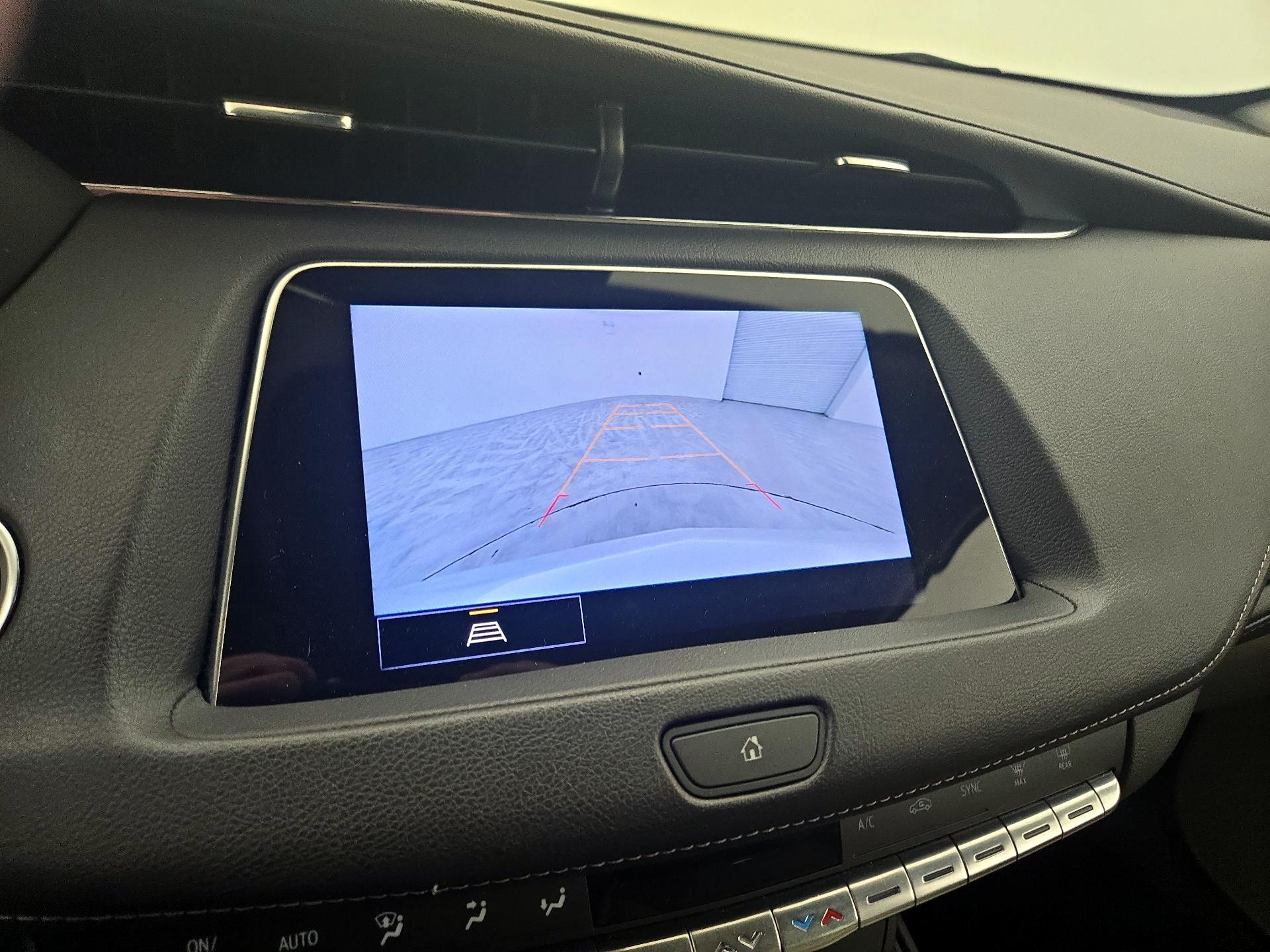 Thumbnail: 2023 Cadillac XT4 - 14