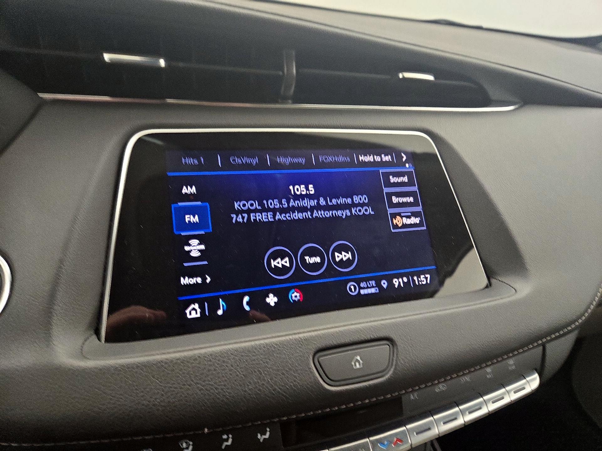 Thumbnail: 2023 Cadillac XT4 - 15
