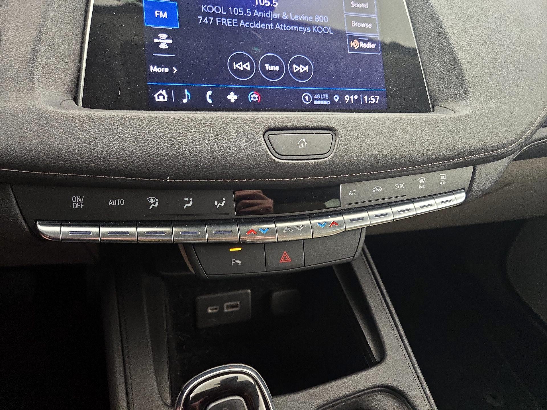 Thumbnail: 2023 Cadillac XT4 - 16