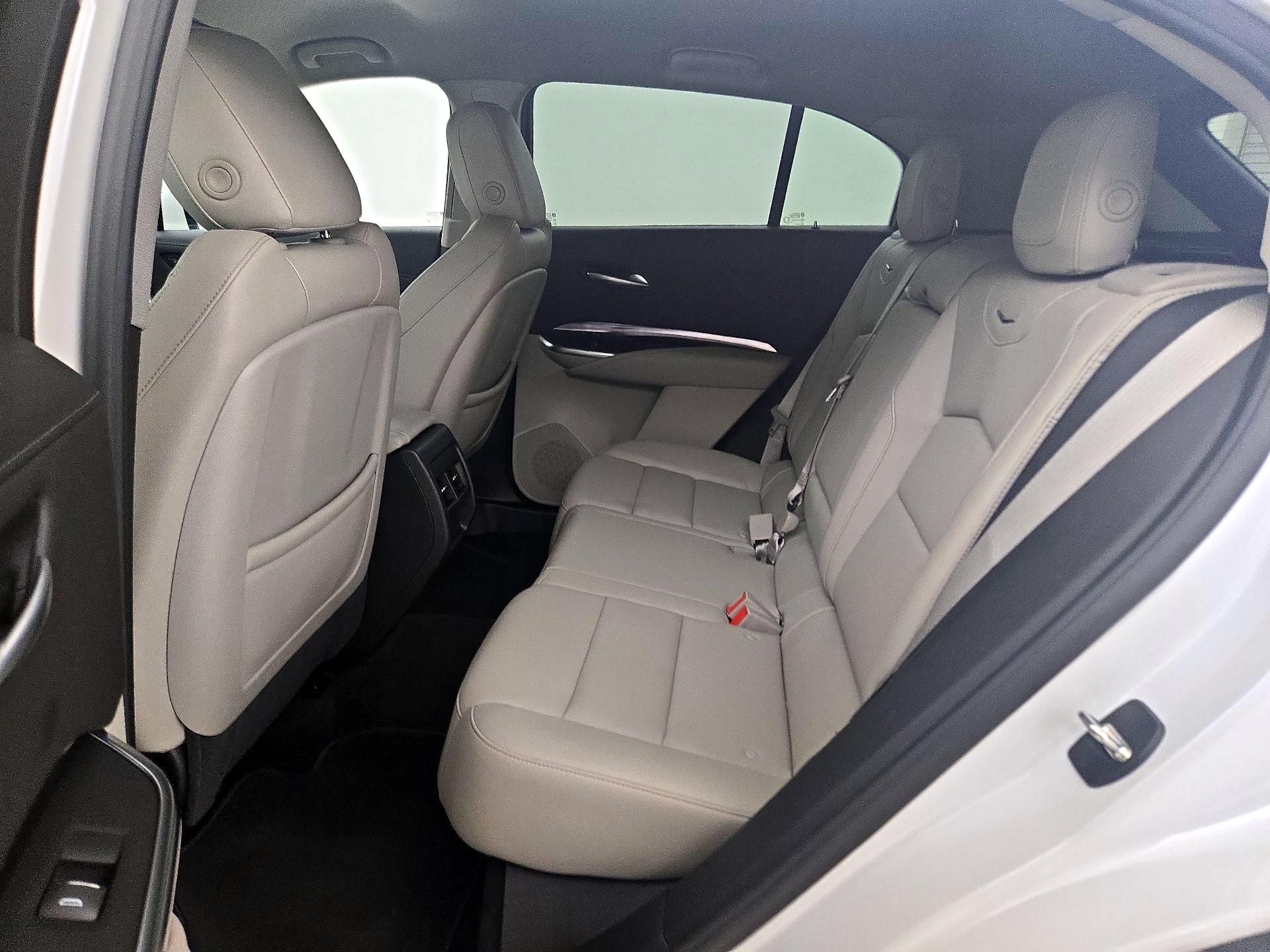 Thumbnail: 2023 Cadillac XT4 - 19