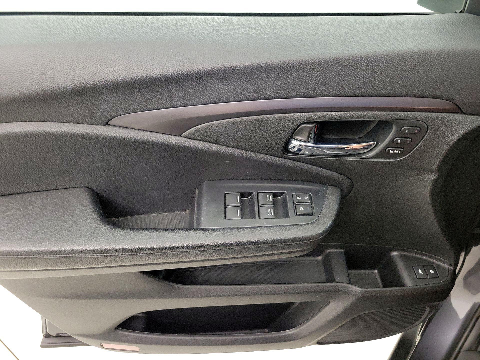 Thumbnail: 2022 Honda Pilot - 12