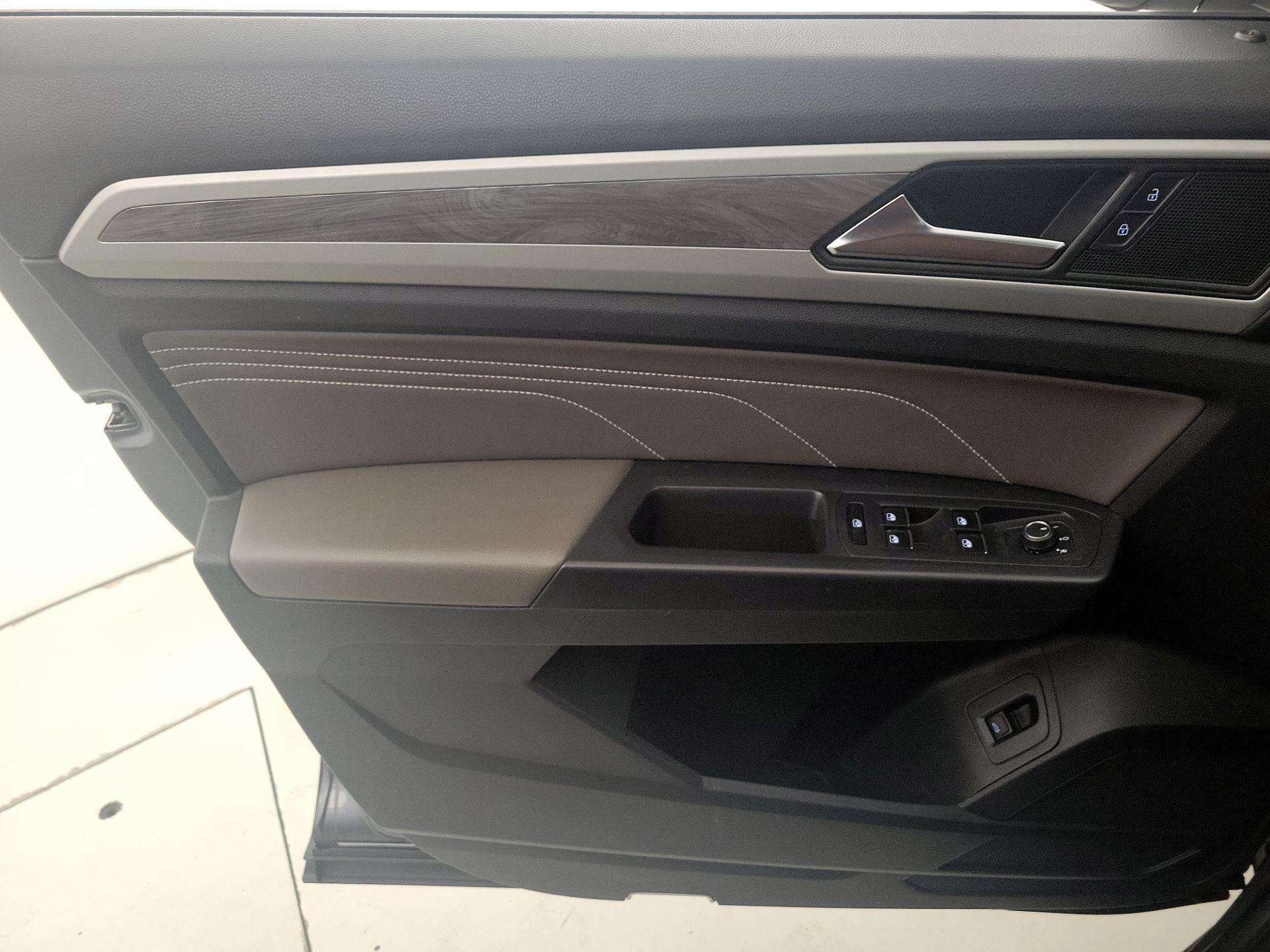 Thumbnail: 2021 Volkswagen Atlas - 12