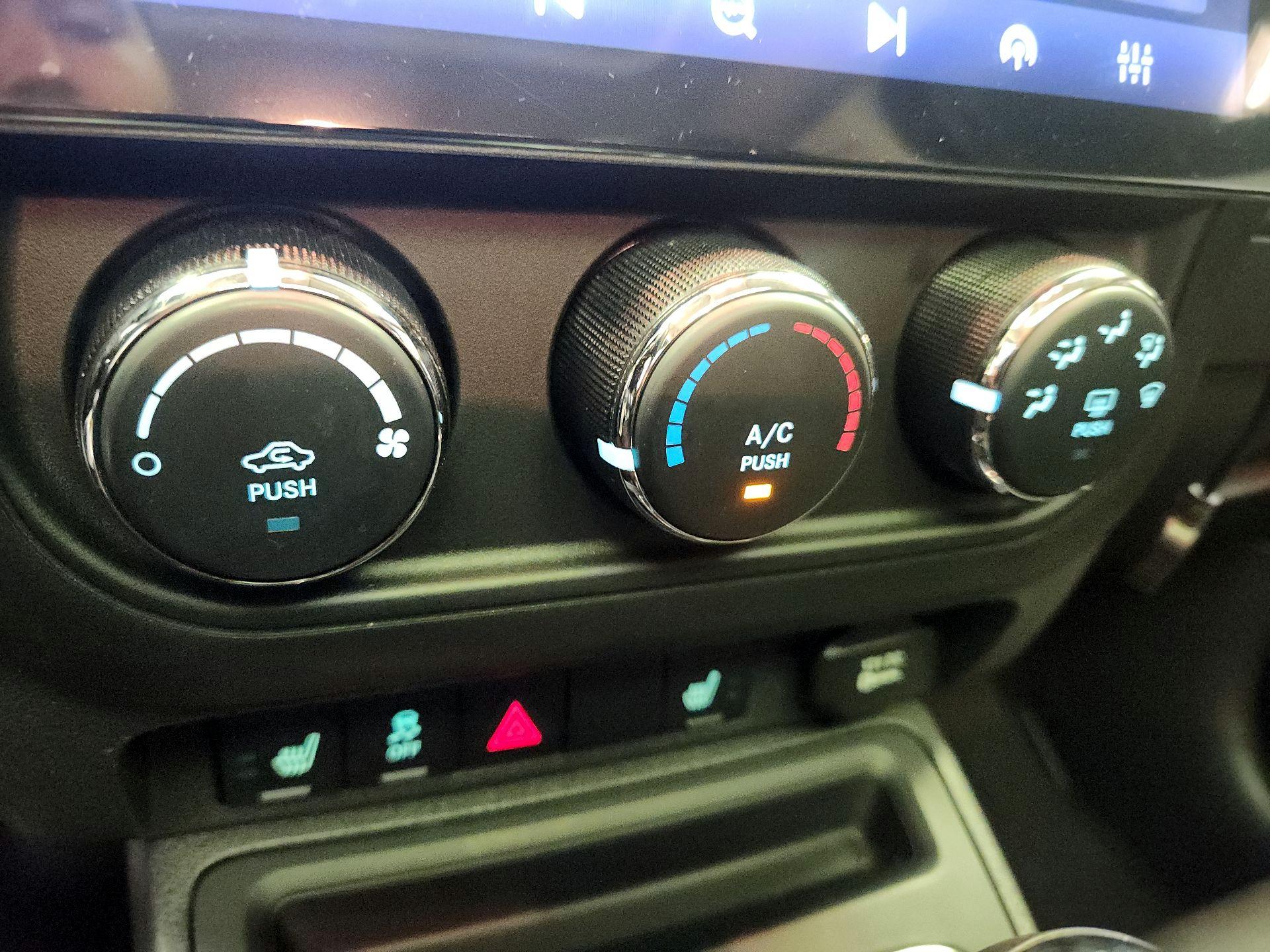 Thumbnail: 2016 Jeep Patriot - 14
