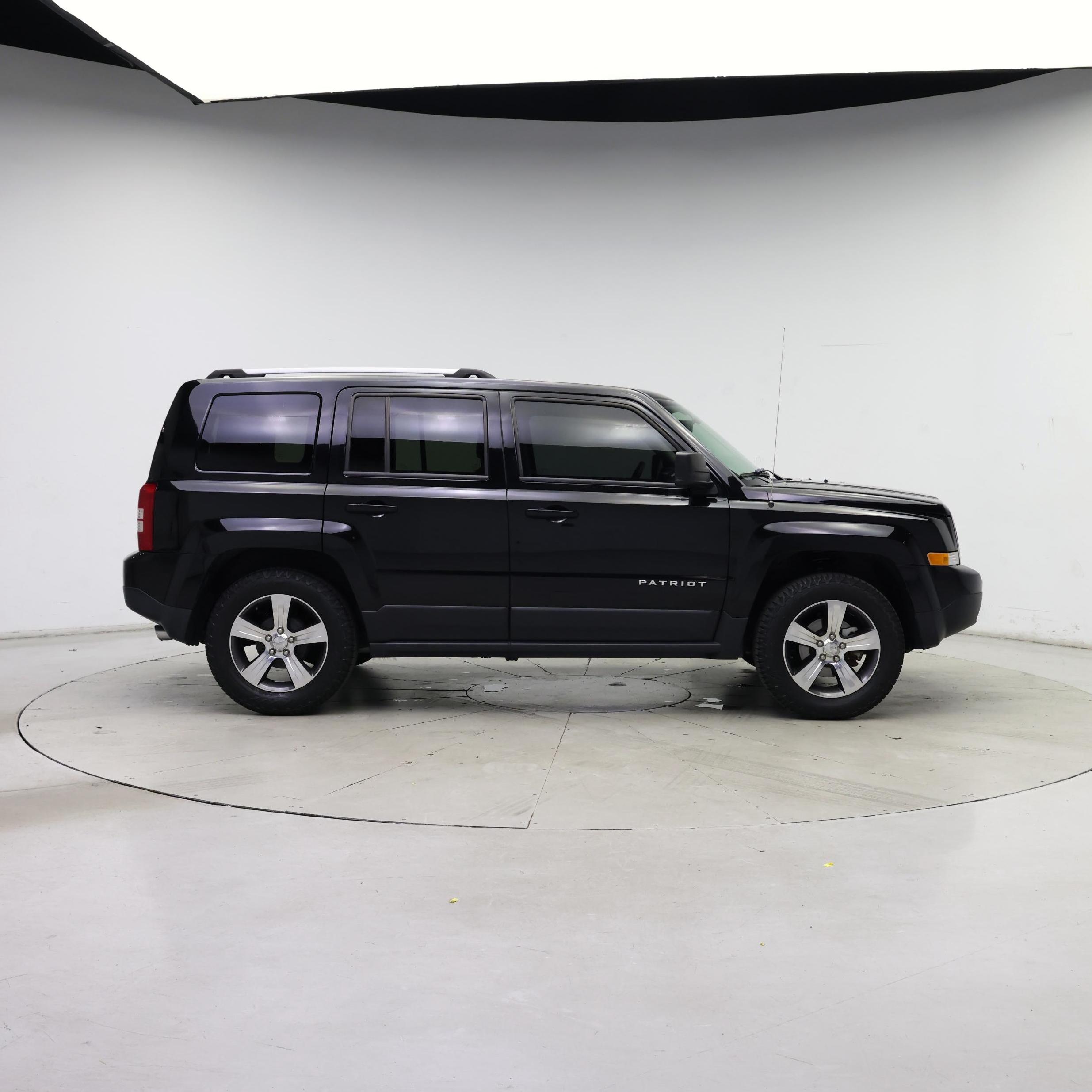 Thumbnail: 2016 Jeep Patriot - 7