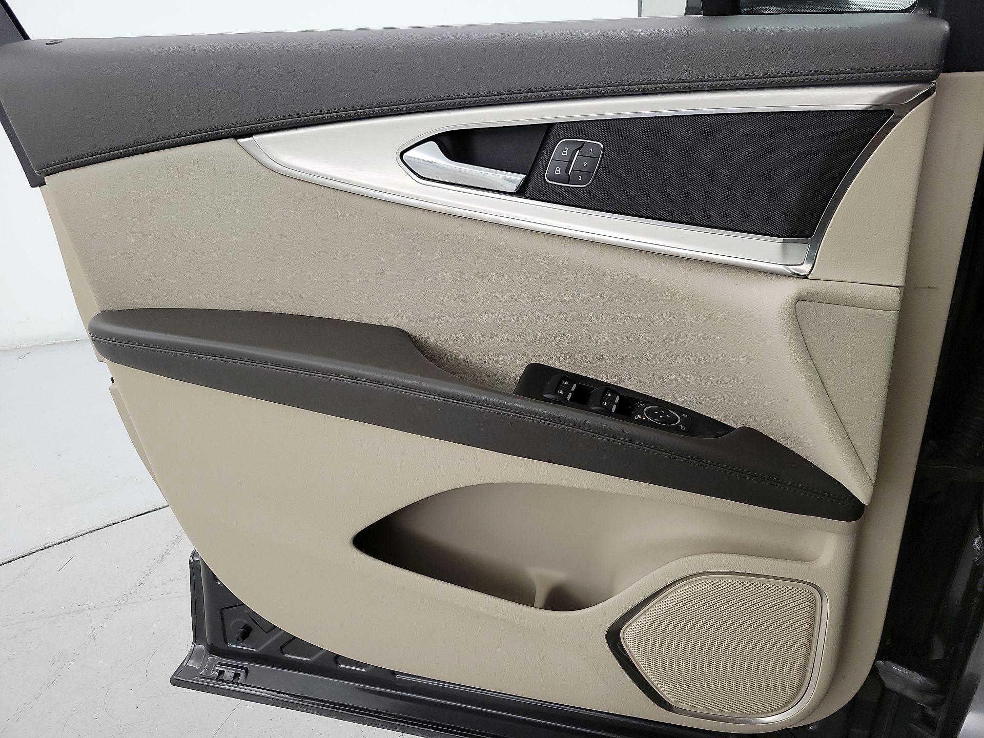 Thumbnail: 2020 Lincoln Nautilus - 12