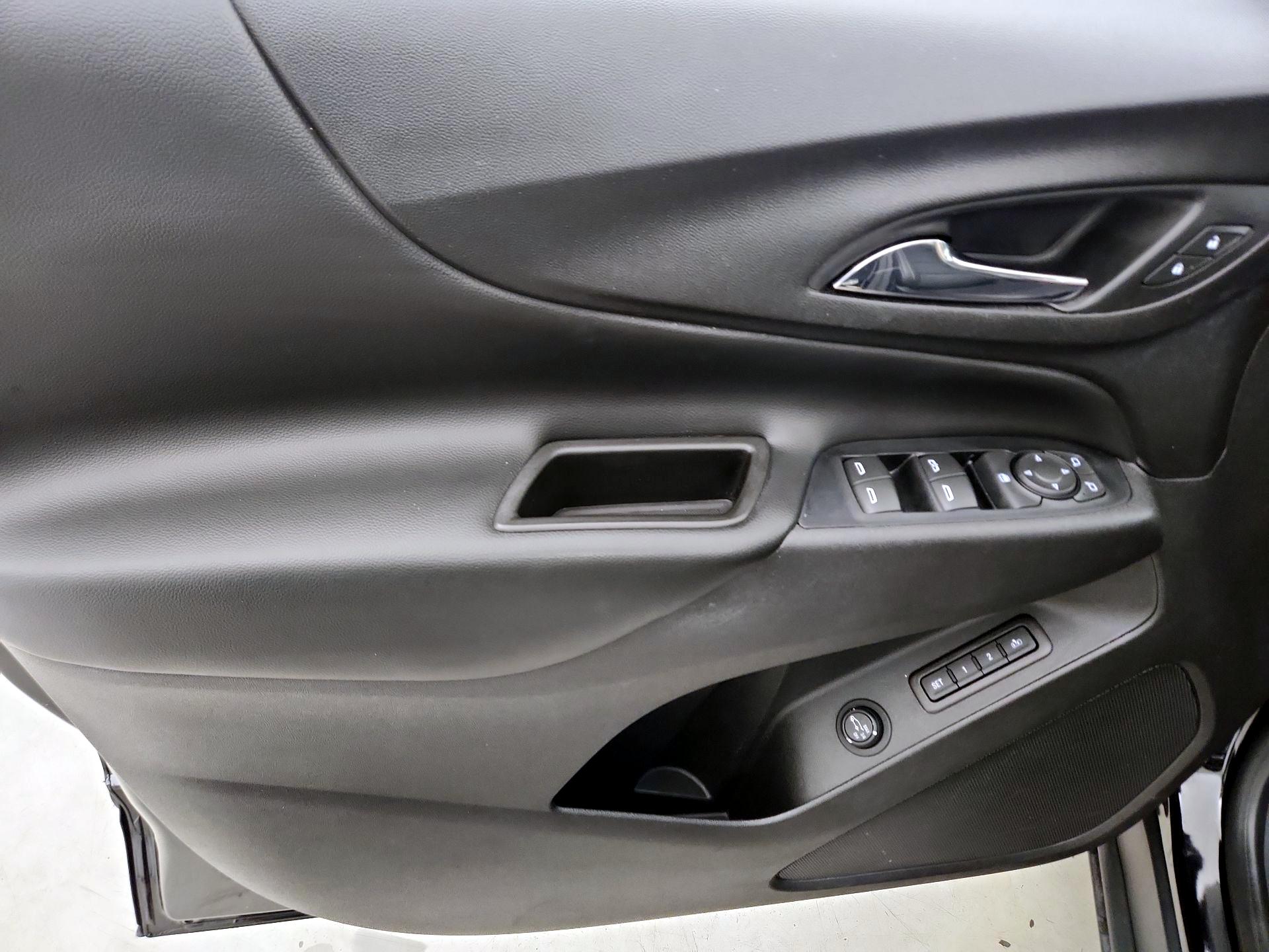 Thumbnail: 2020 Chevrolet Equinox - 12