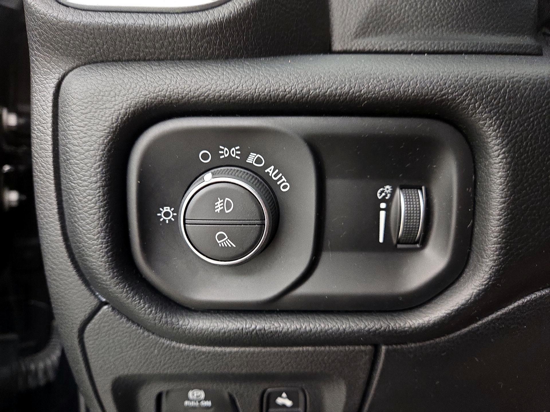 Thumbnail: 2021 RAM 1500 - 13