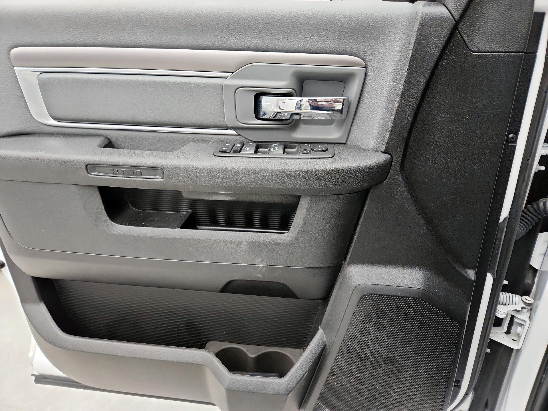 Thumbnail: 2023 RAM 1500 Classic - 12