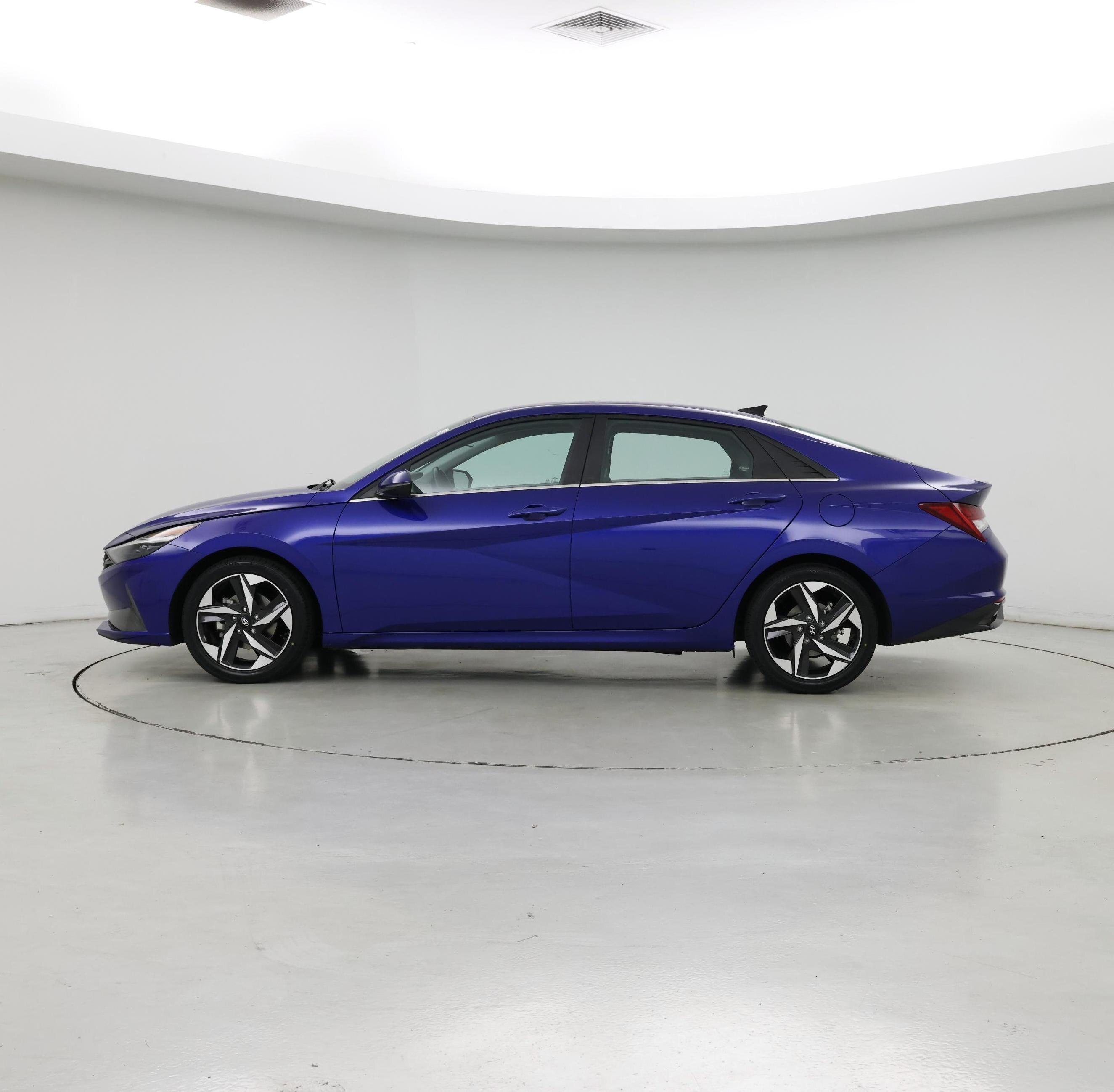 Thumbnail: 2023 Hyundai Elantra - 3