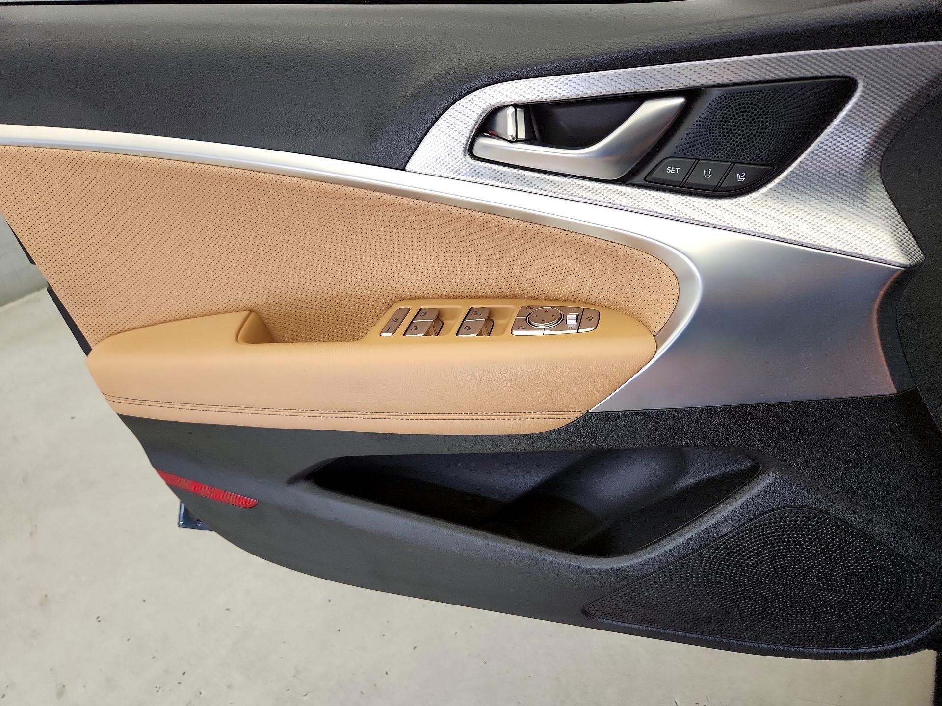 Thumbnail: 2022 Genesis G70 - 12