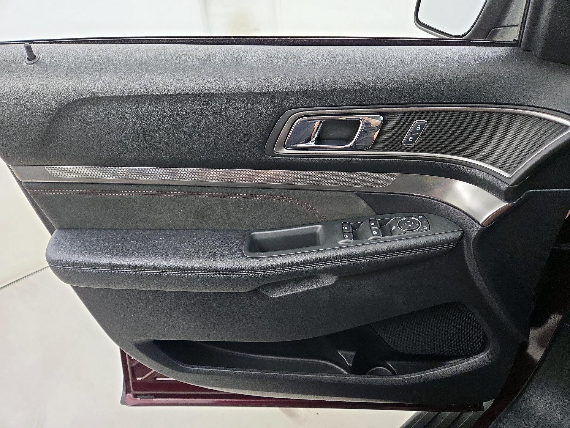 Thumbnail: 2019 Ford Explorer - 12
