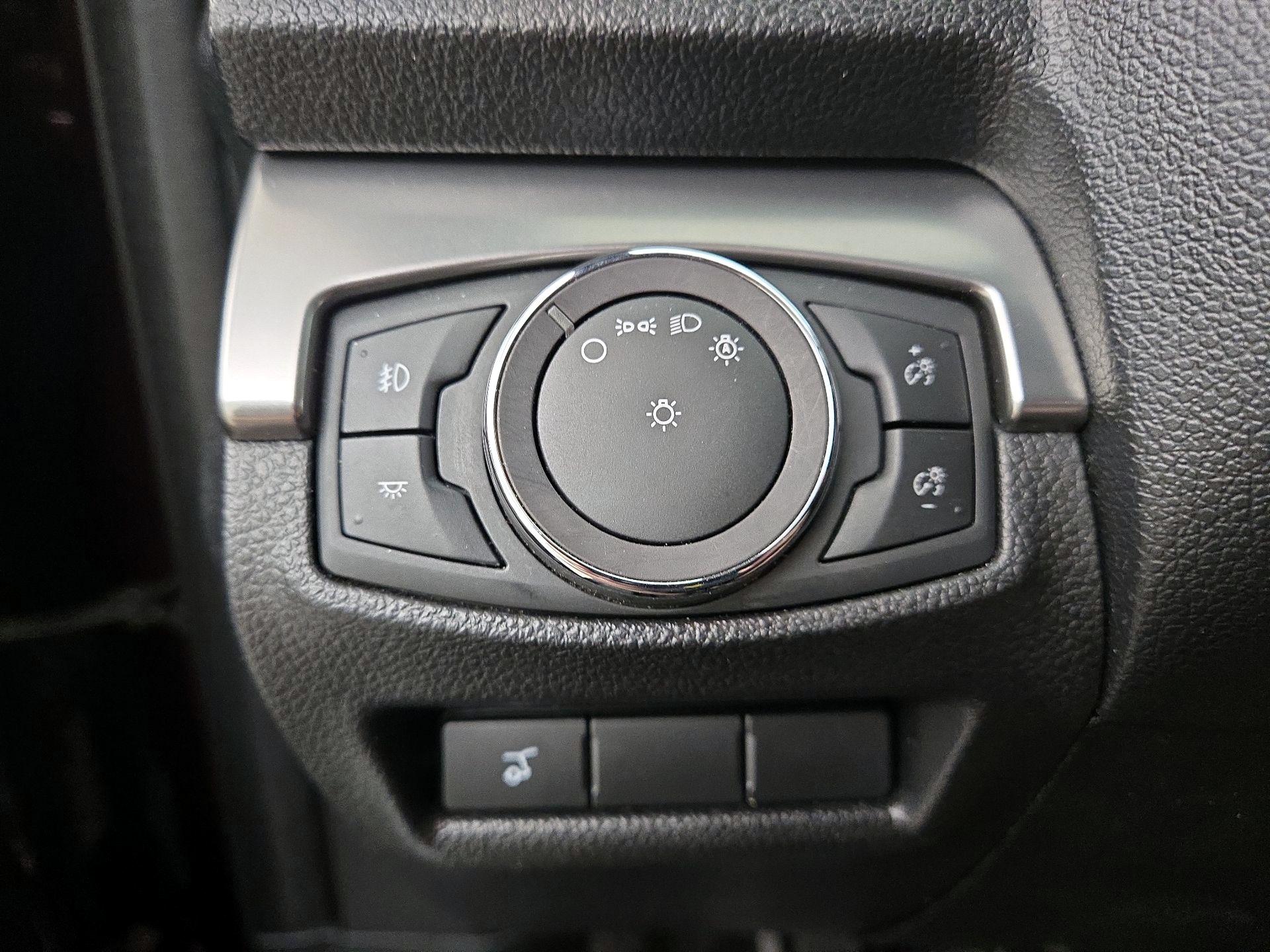 Thumbnail: 2019 Ford Explorer - 13
