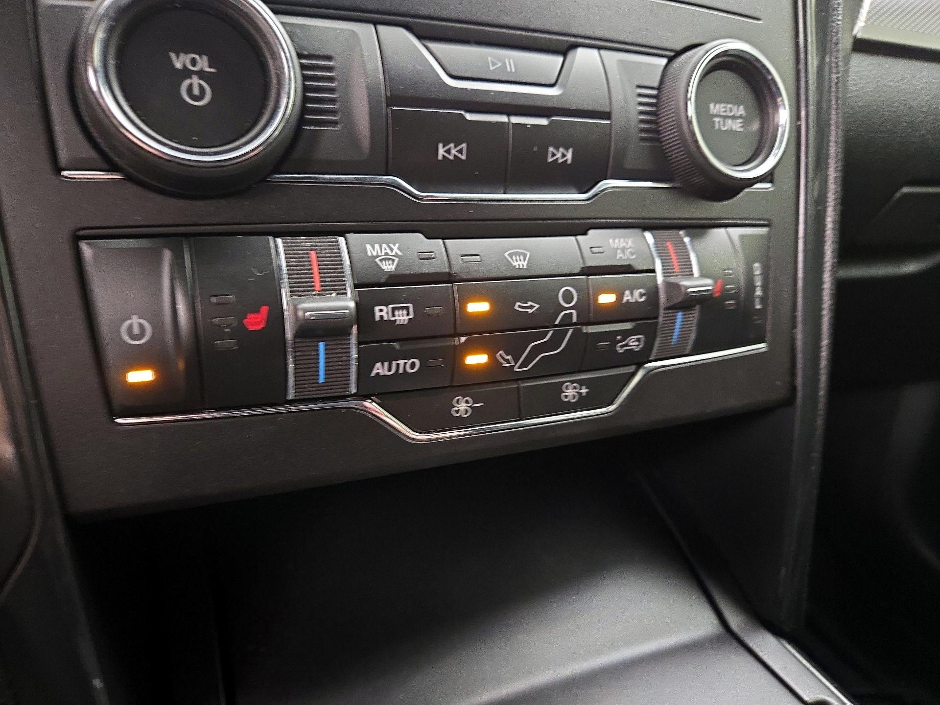 Thumbnail: 2019 Ford Explorer - 17