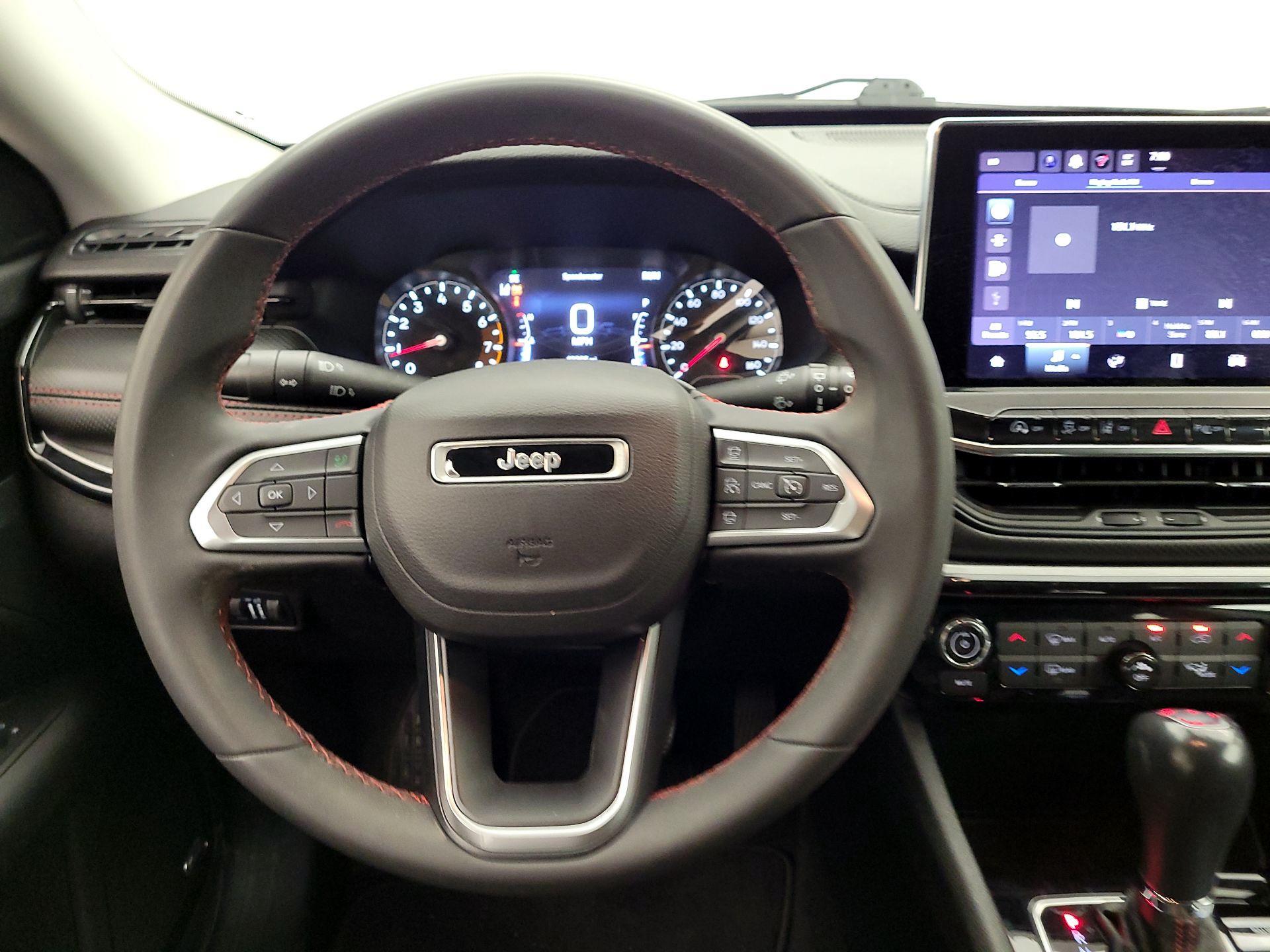 Thumbnail: 2022 Jeep Compass - 10