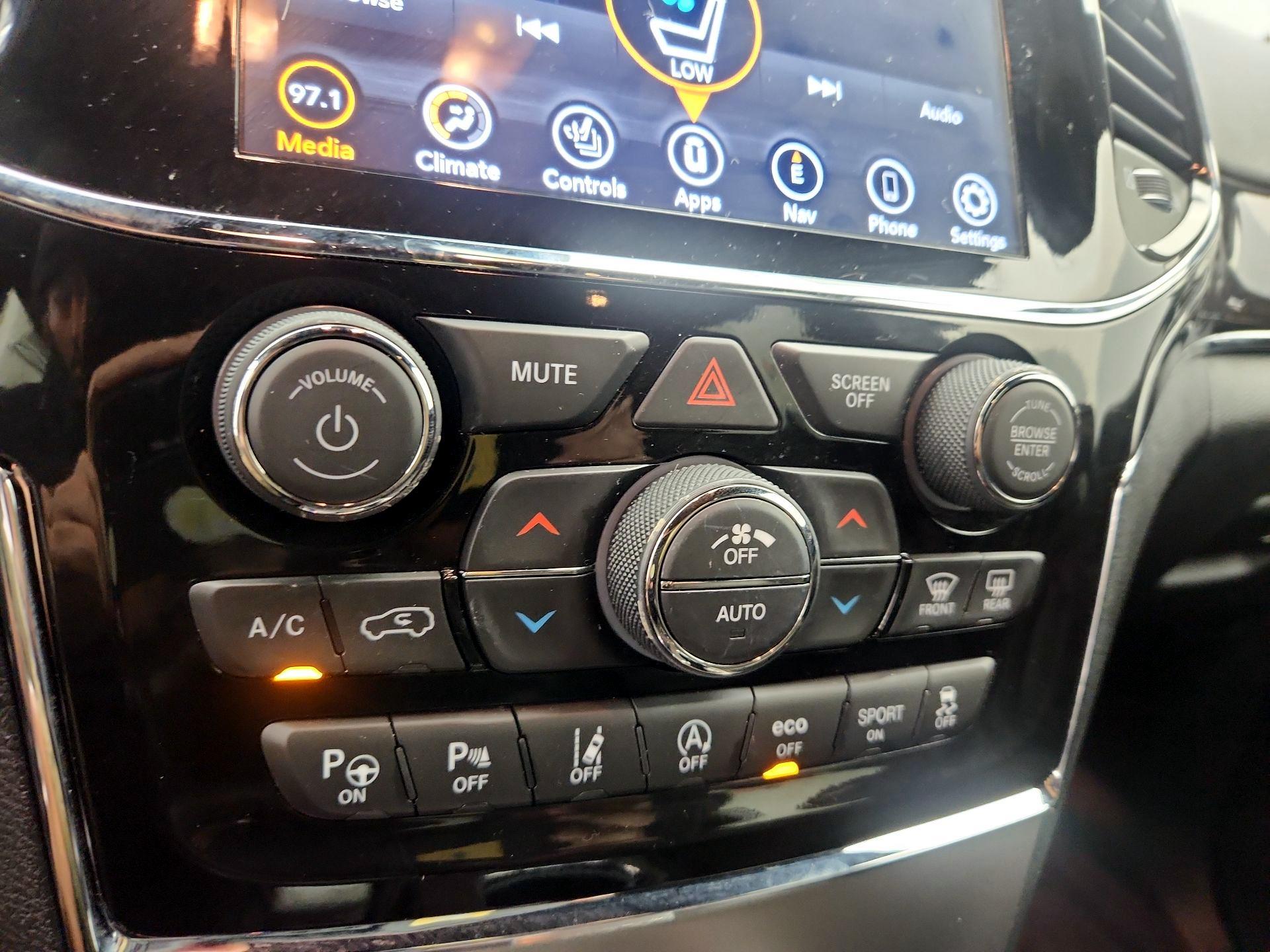 Thumbnail: 2021 Jeep Grand Cherokee - 17