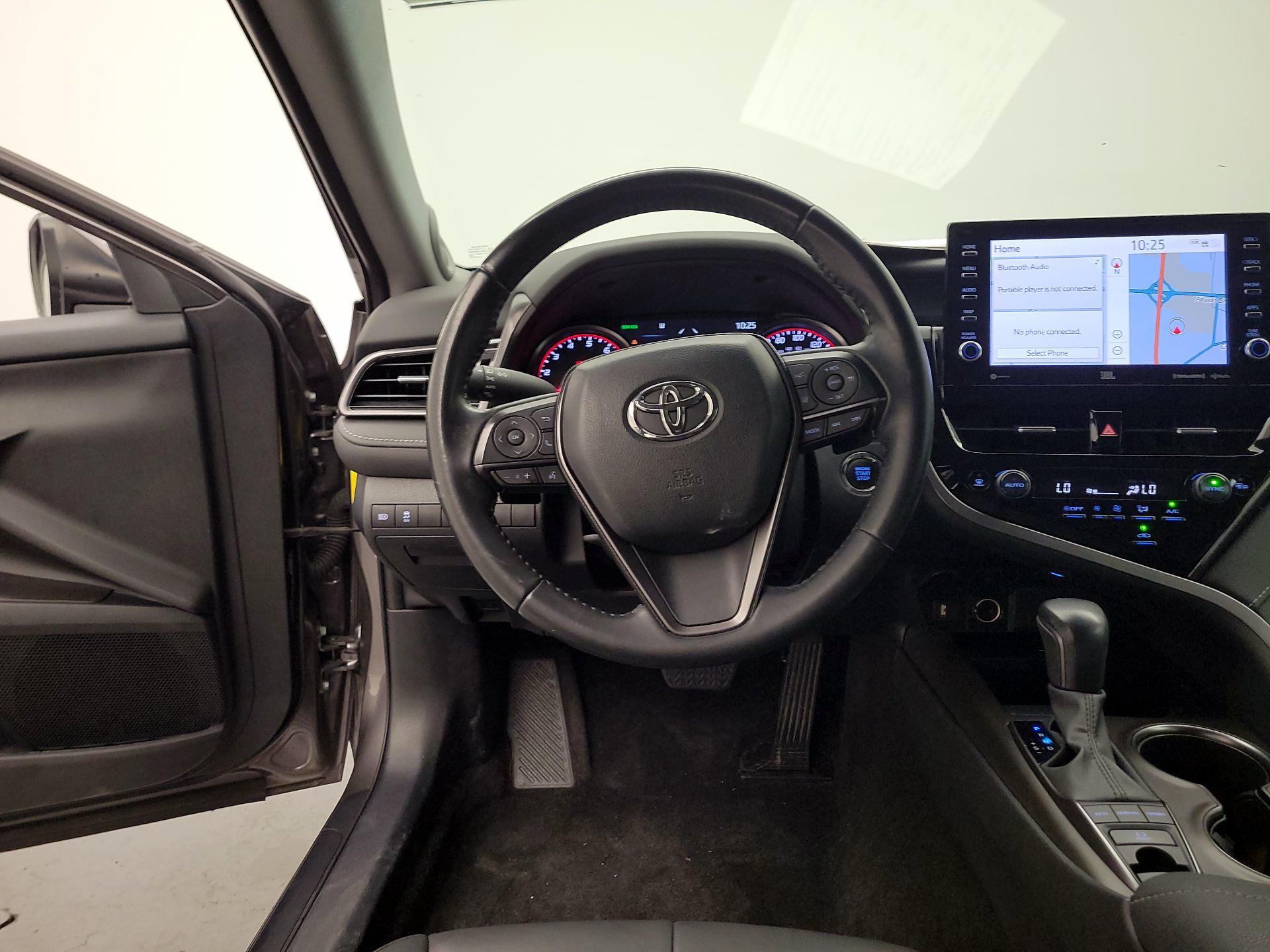 Thumbnail: 2022 Toyota Camry - 10