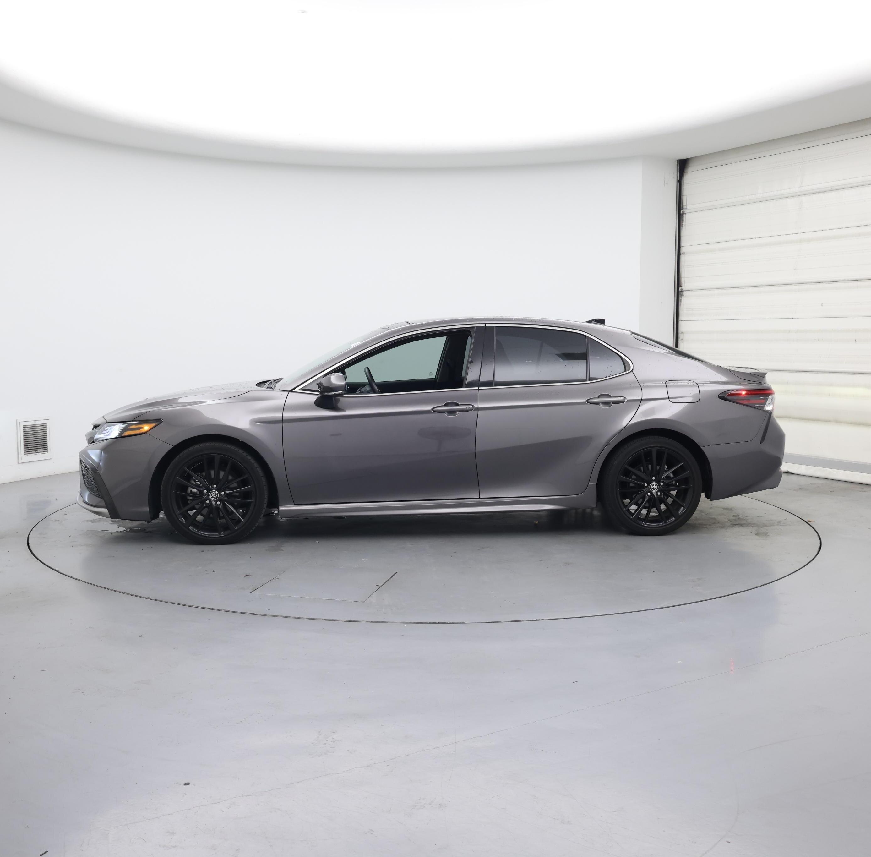 Thumbnail: 2022 Toyota Camry - 3