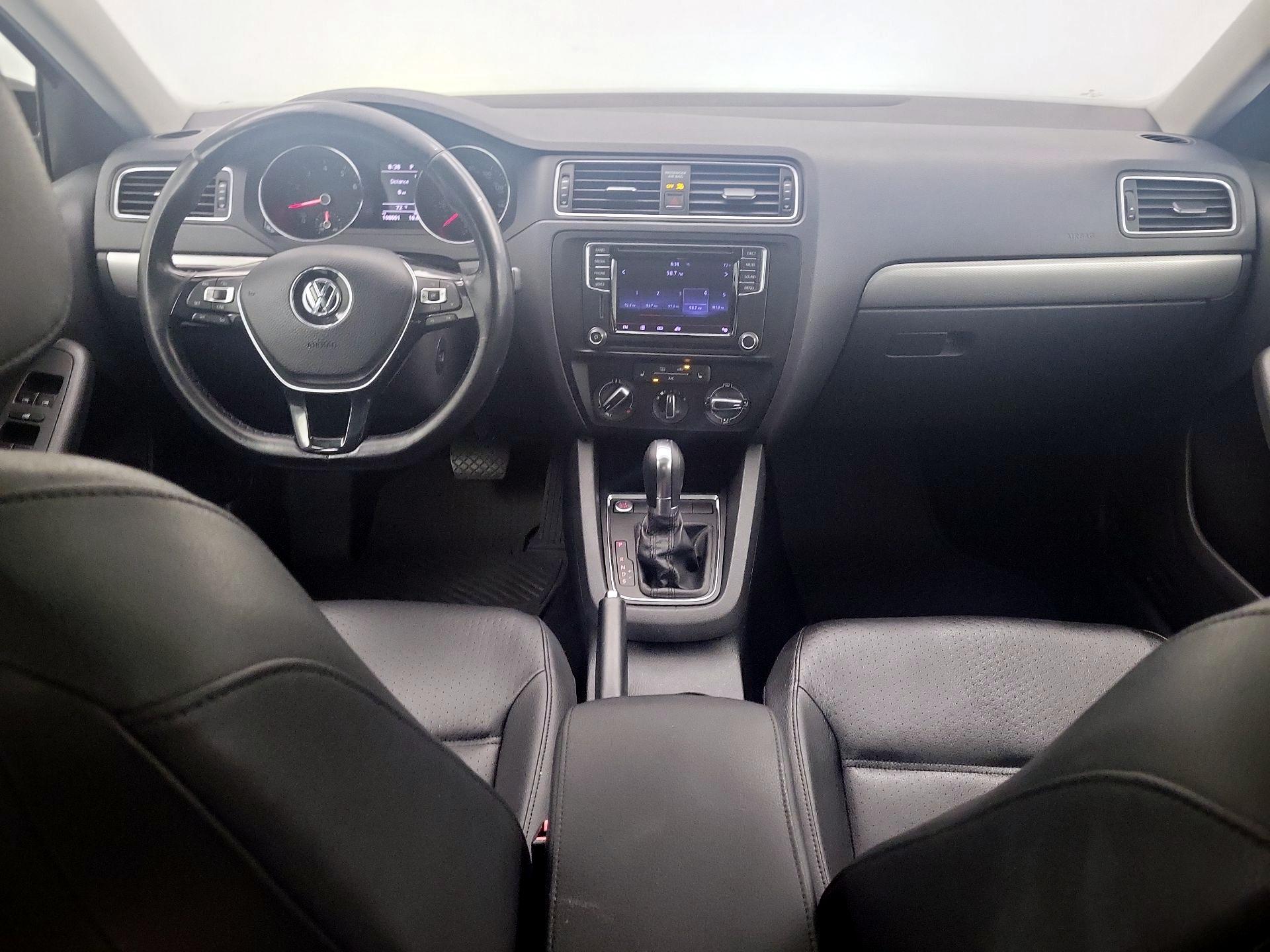 Thumbnail: 2017 Volkswagen Jetta - 9