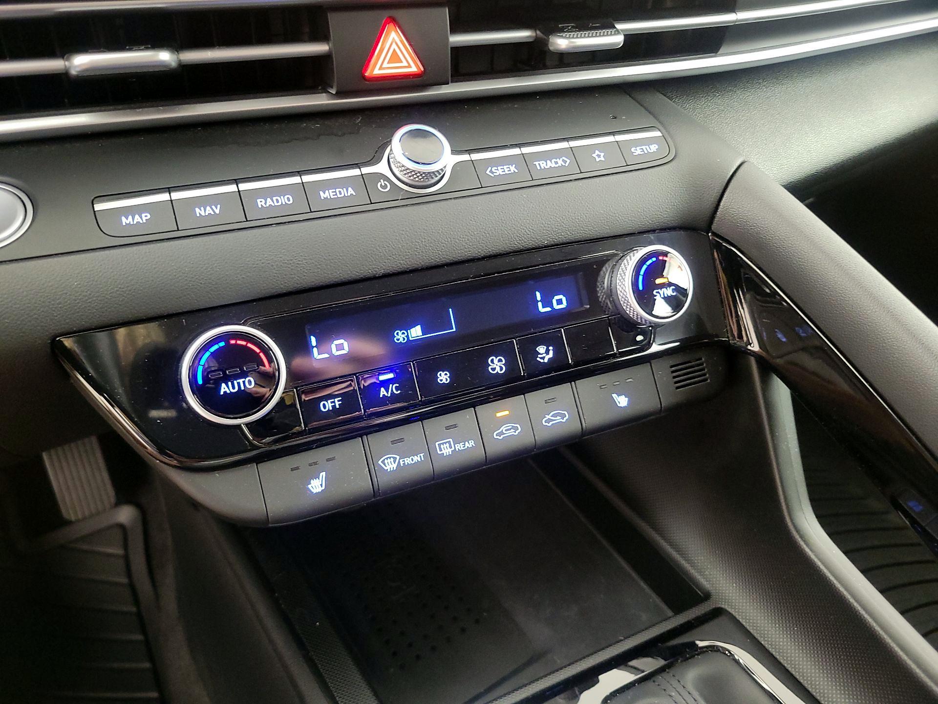 Thumbnail: 2023 Hyundai Elantra - 17