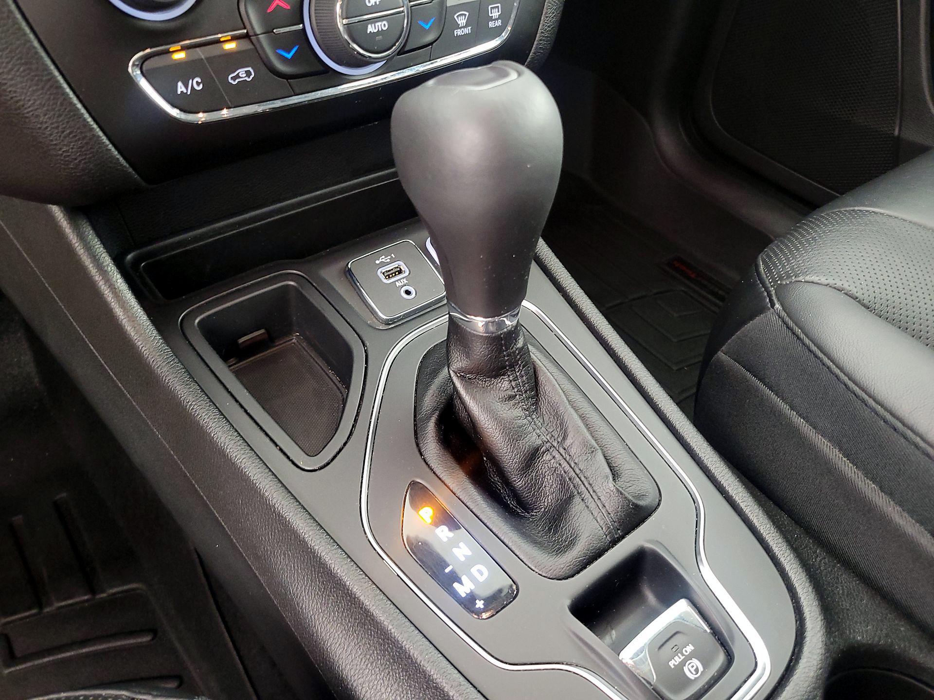 Thumbnail: 2021 Jeep Cherokee - 17