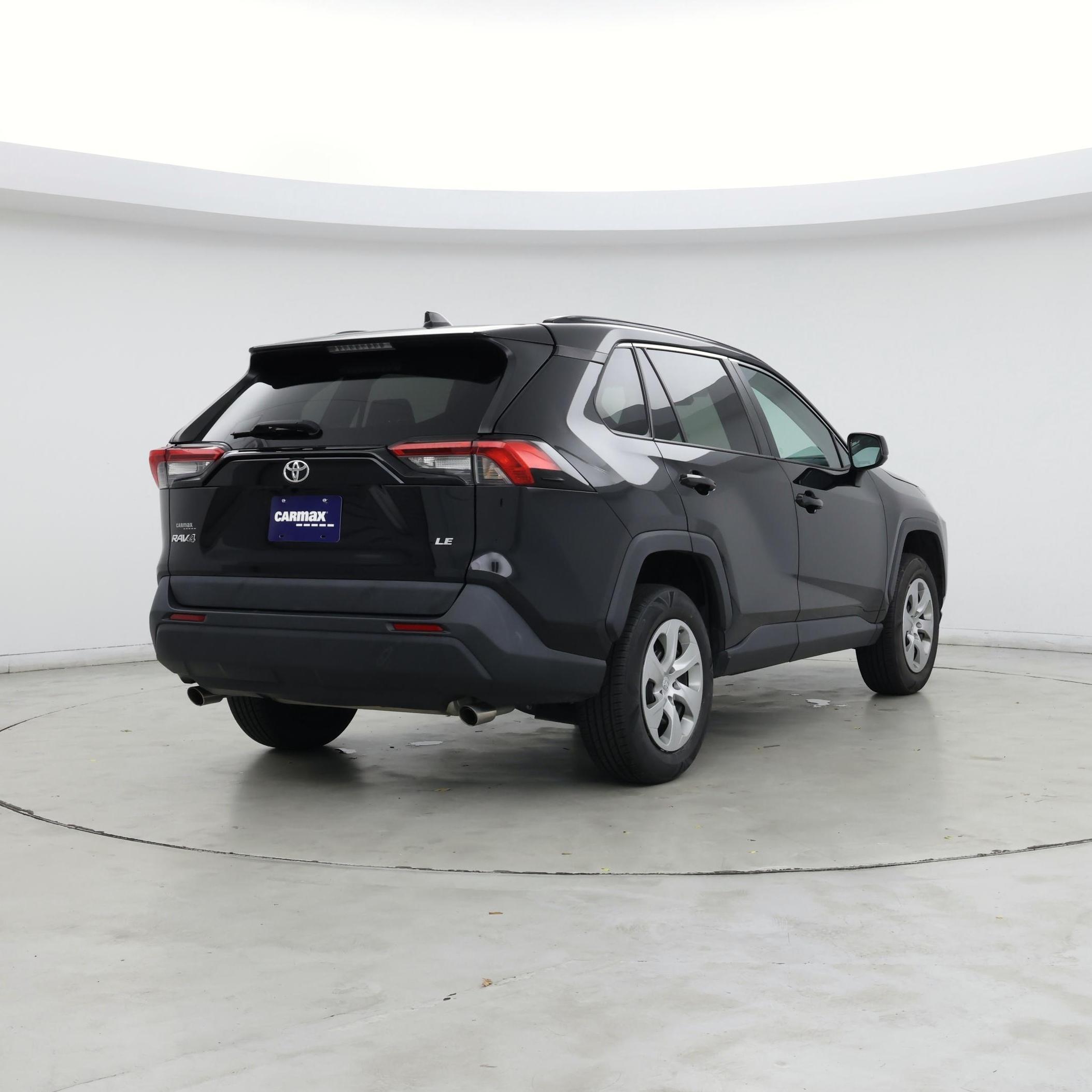 Thumbnail: 2021 Toyota RAV4 - 8